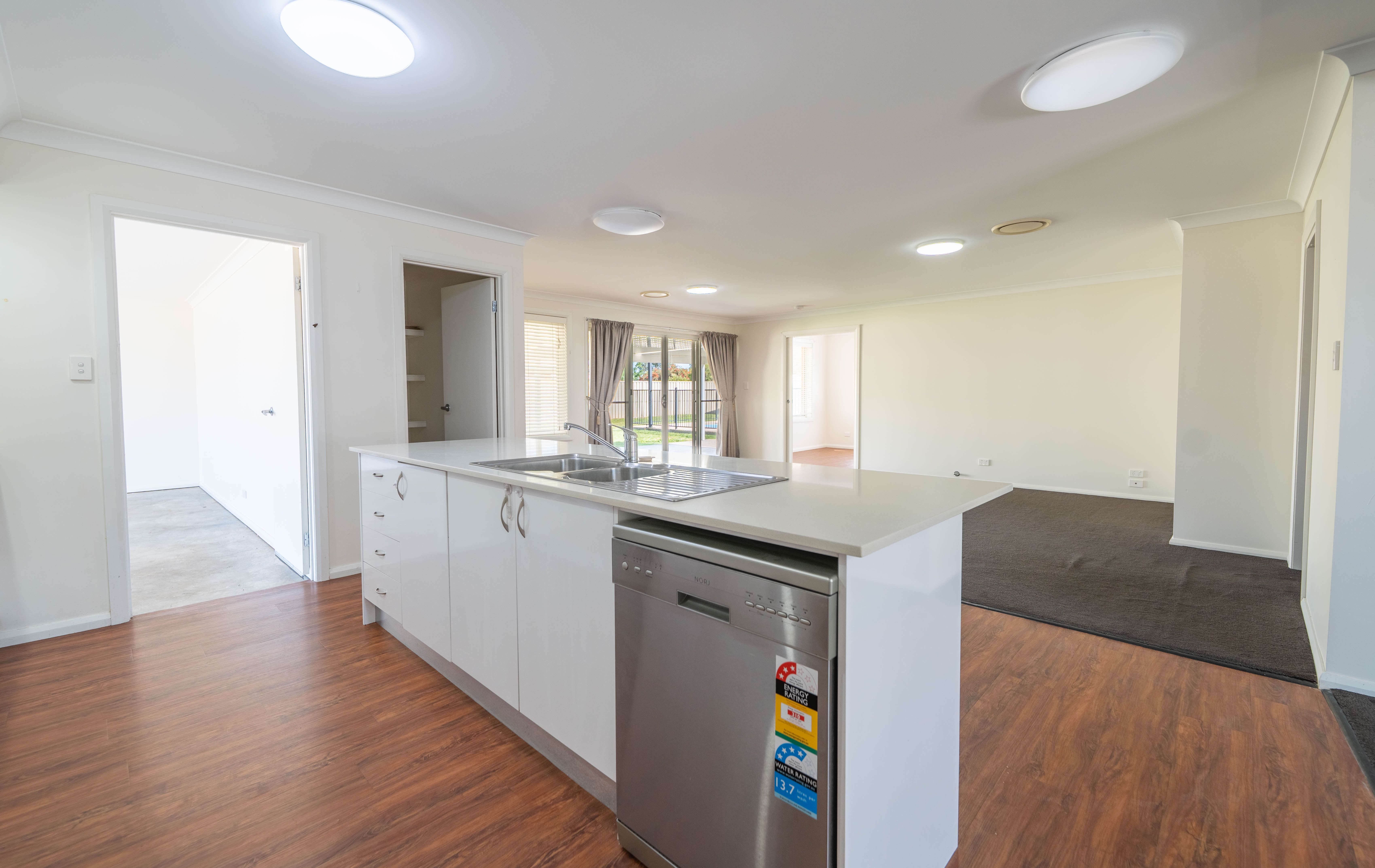 8 Yasmine Court — photo 3 of 20