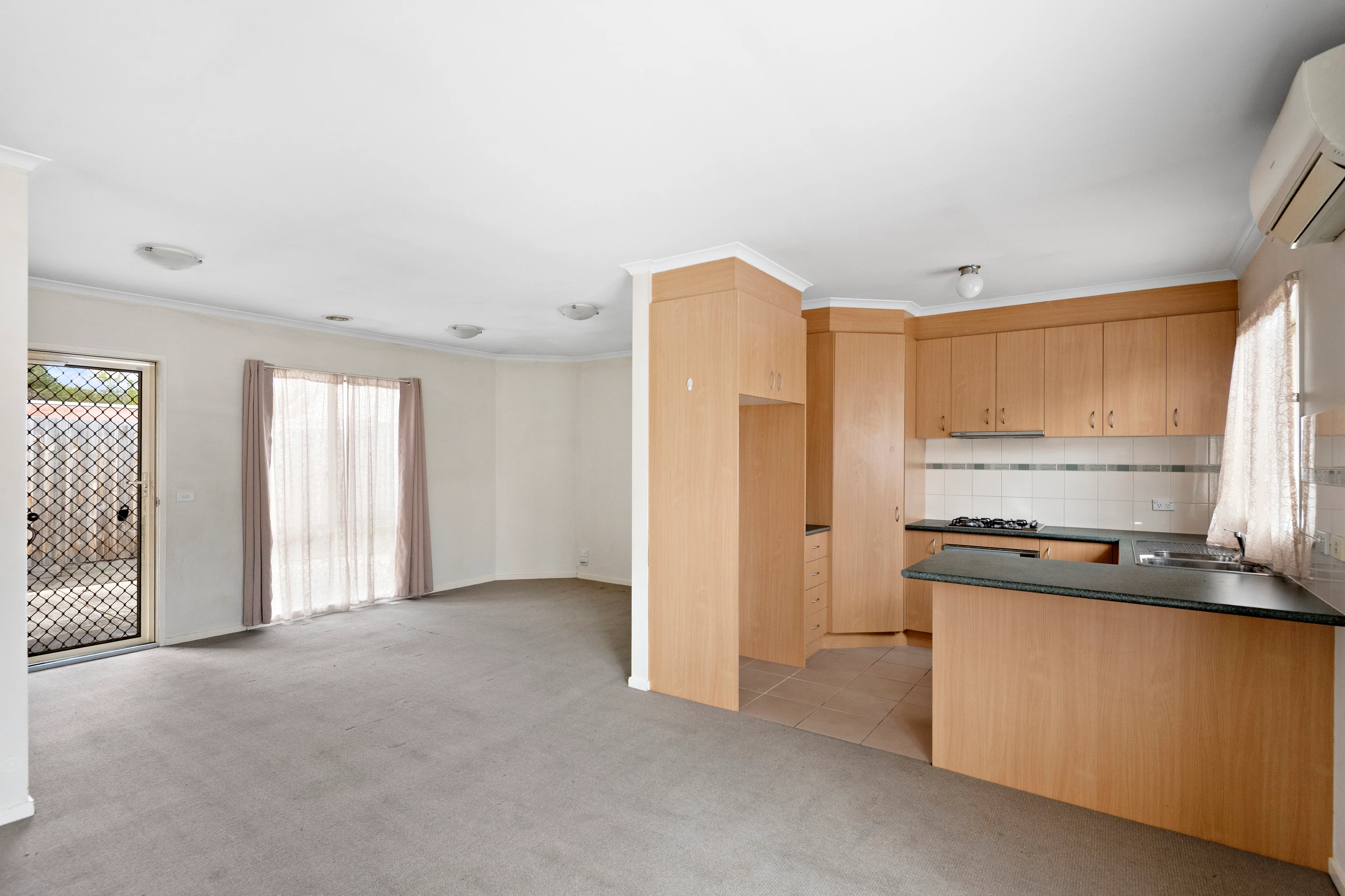 2/56 Roberts Street, Frankston, VIC 3199