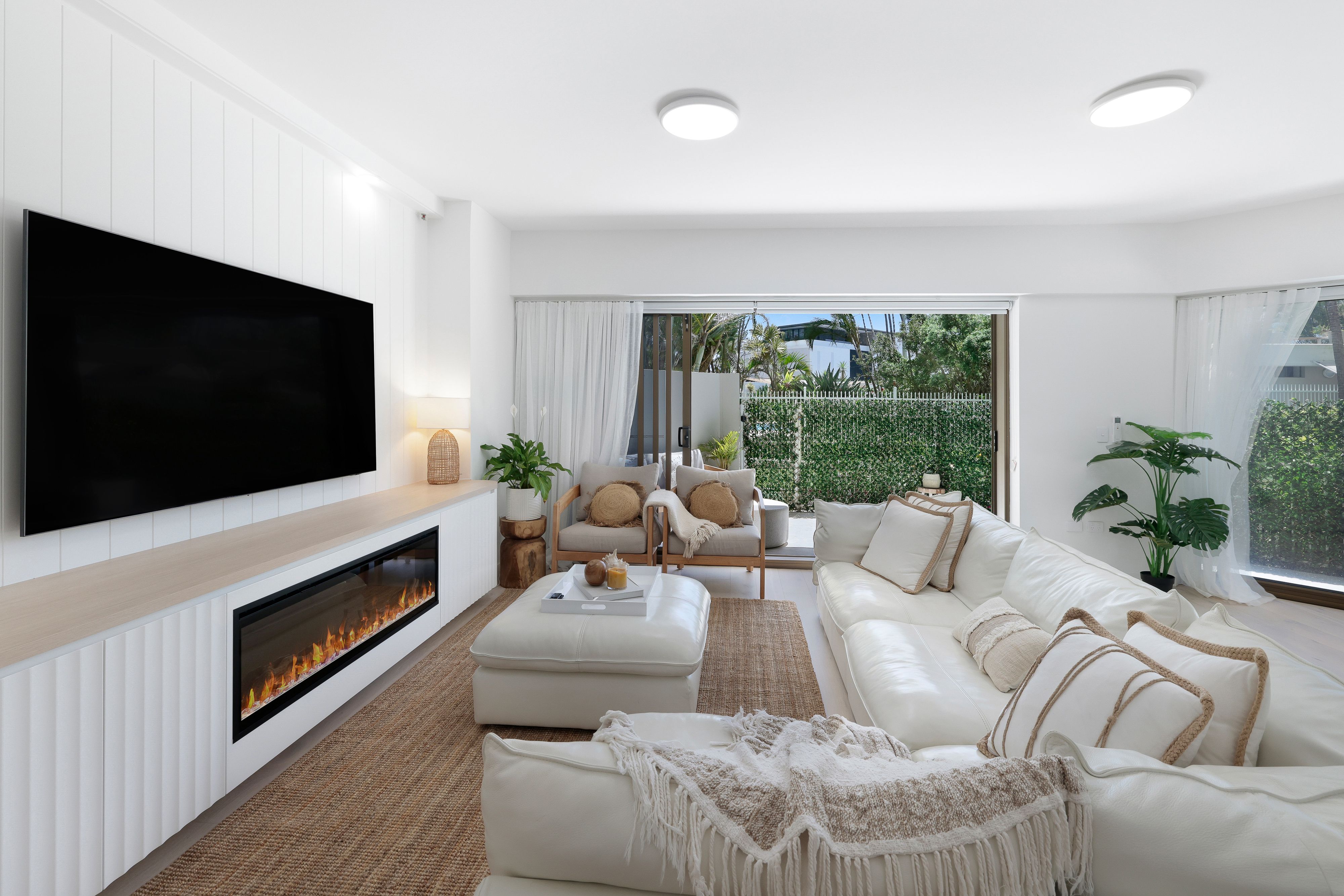 2/3554 Main Beach Parade, Main Beach, QLD 4217