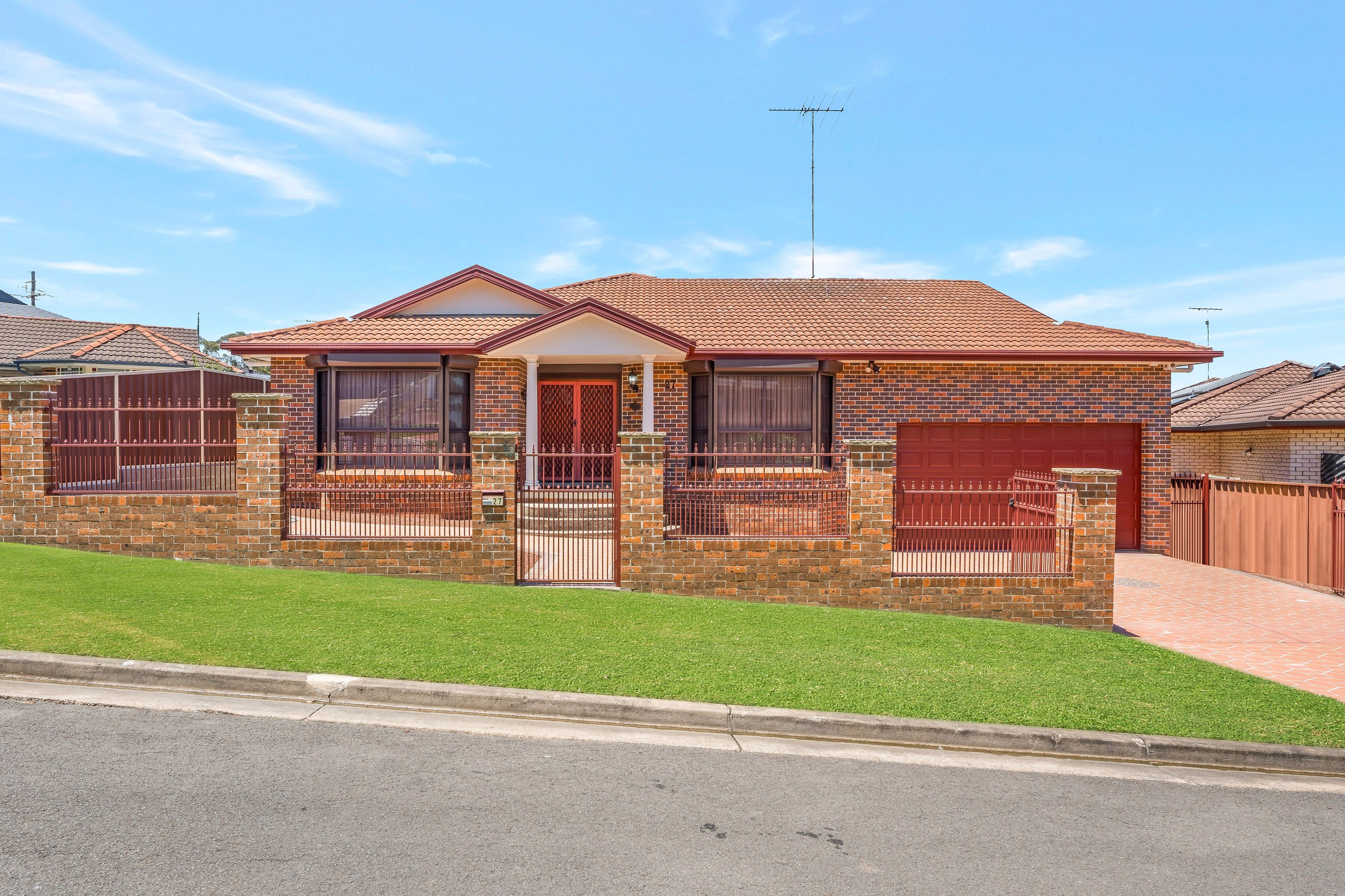 27 Groote Avenue, Hinchinbrook, NSW 2168