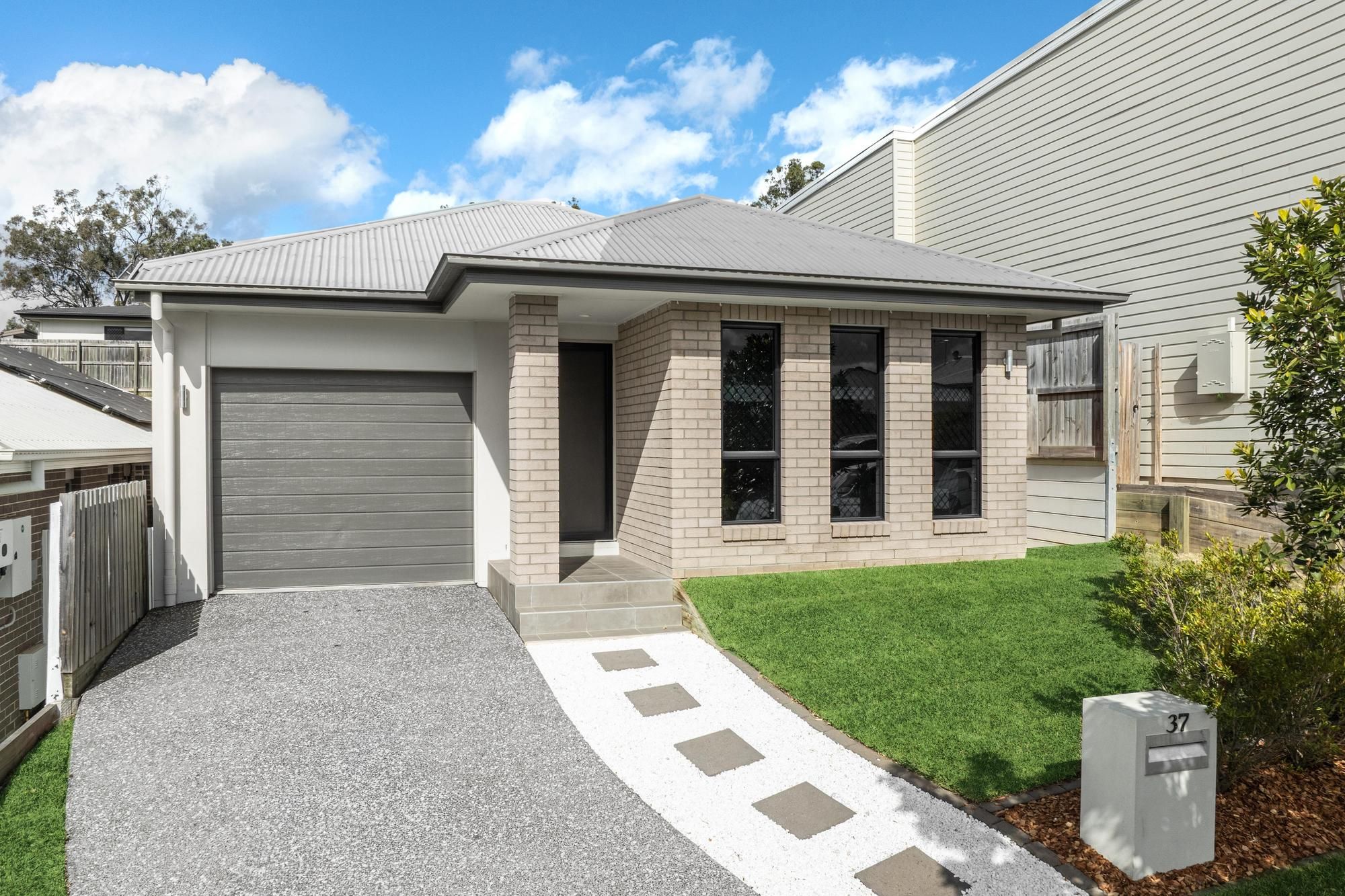 37 Cambridge Way, Ripley, QLD 4306