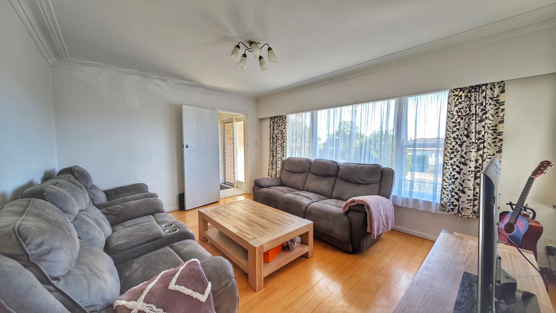 32 Collie Street photo 13