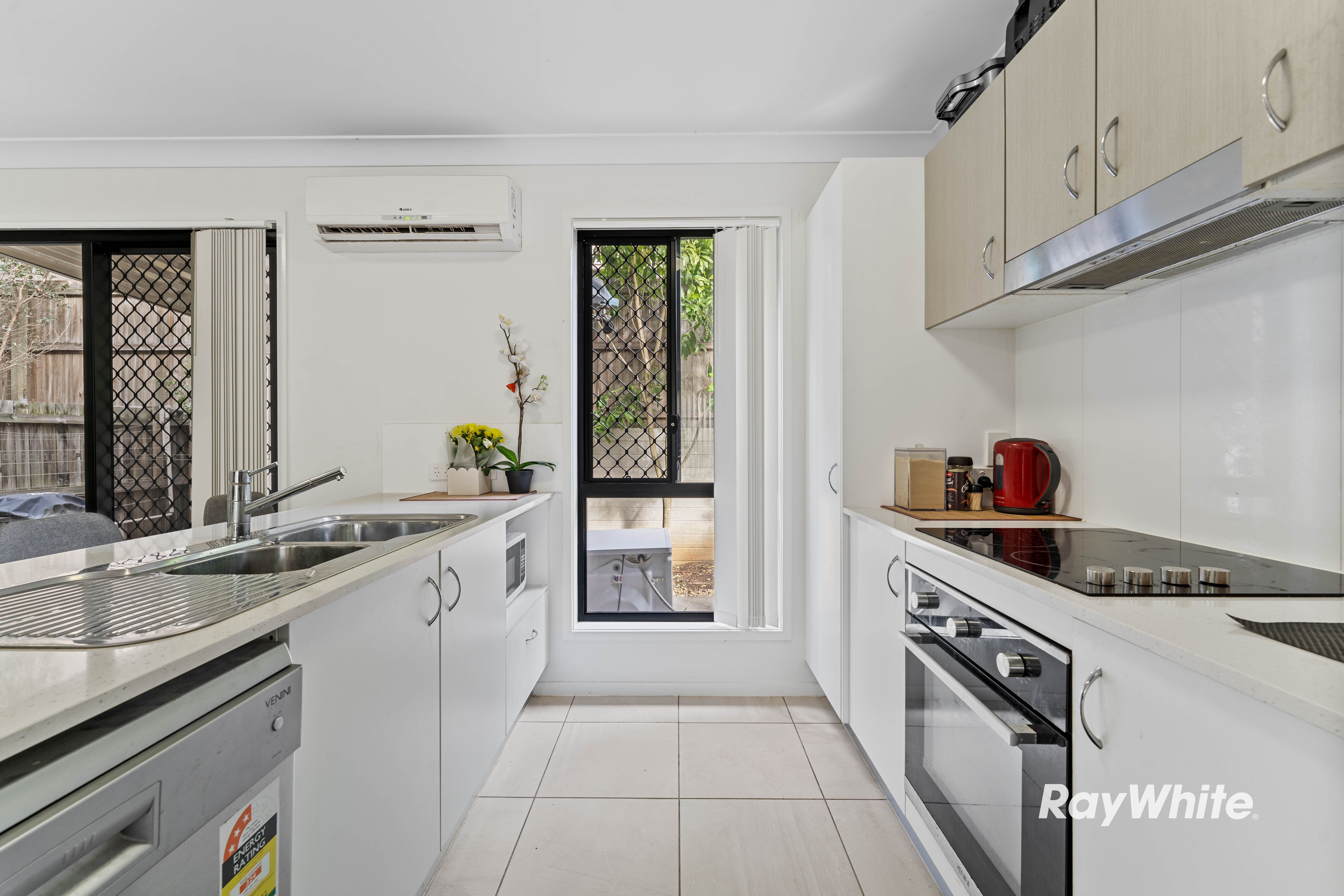 15/8-12 Wattlebrush Court, Park Ridge, QLD 4125