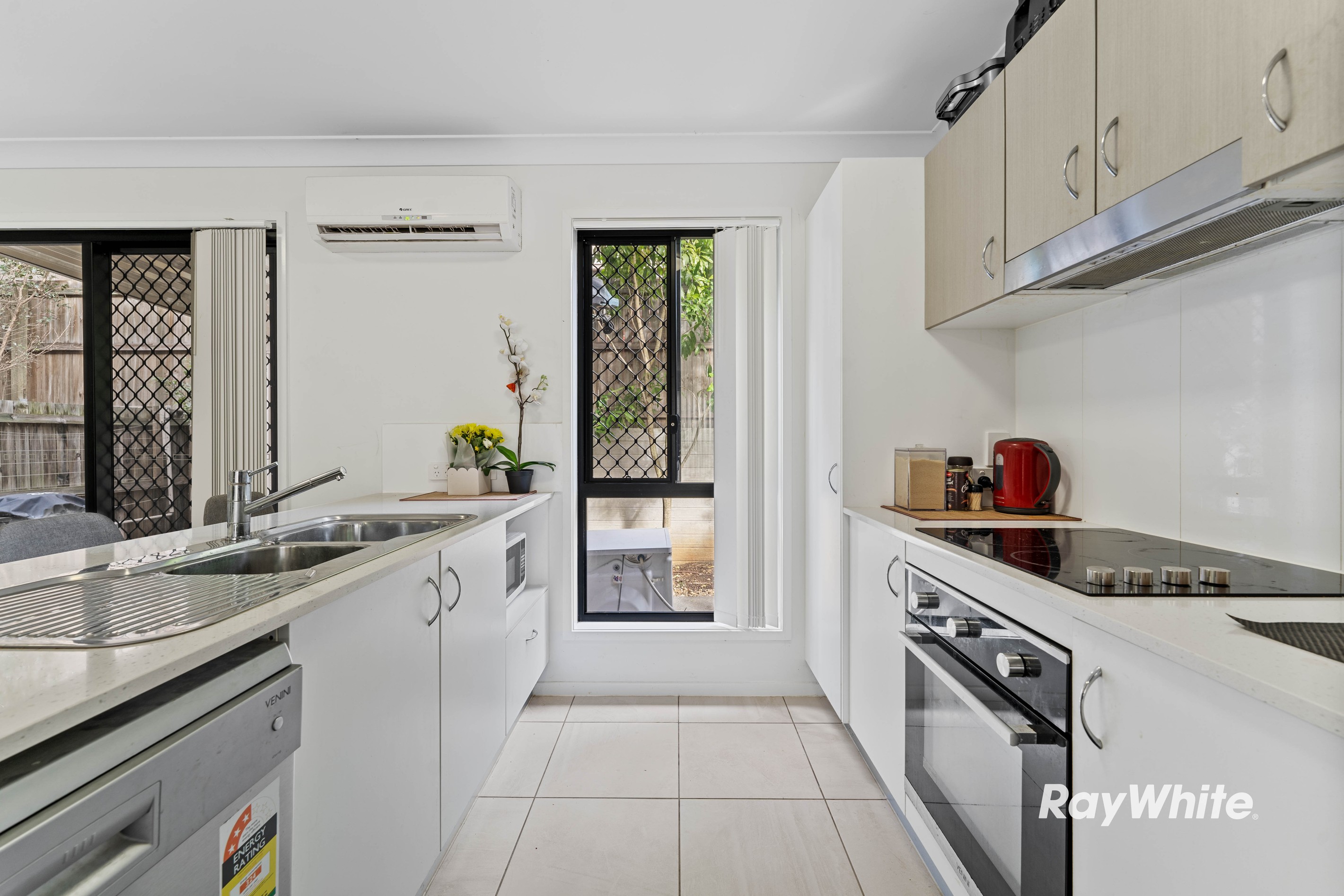 15/8-12 Wattlebrush Court, Park Ridge, QLD 4125