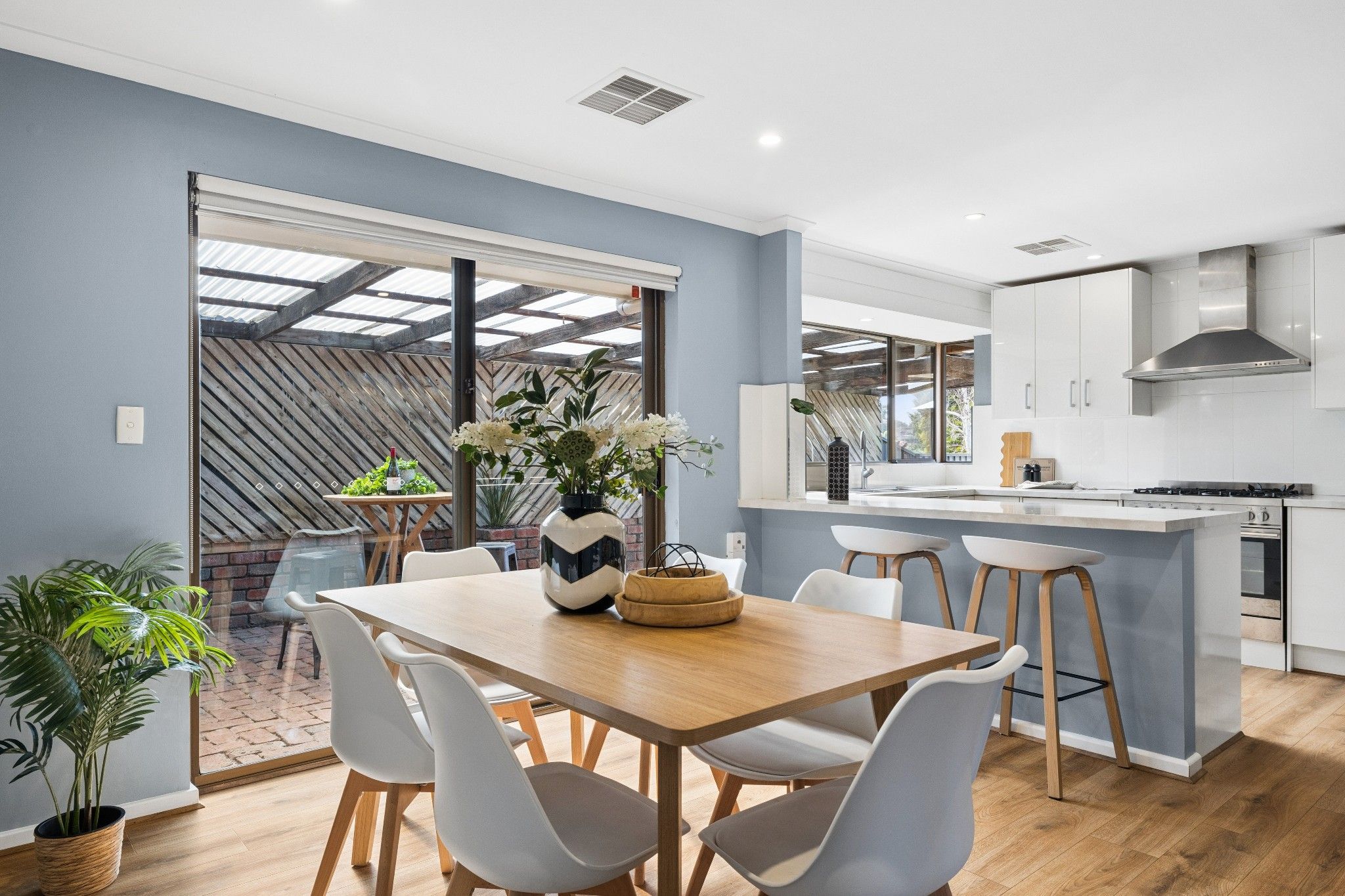 2 Karyn Crescent — photo 8 of 29