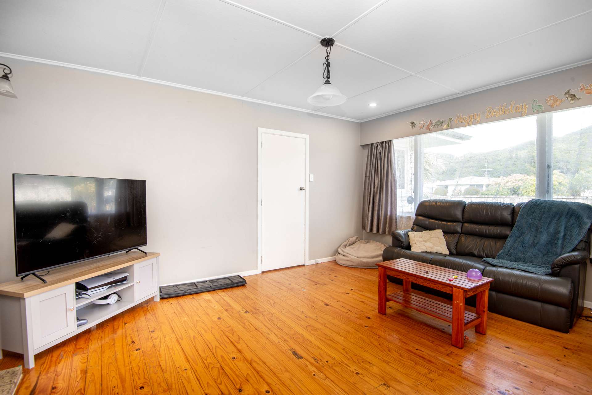 28 Wetherby Grove photo 7