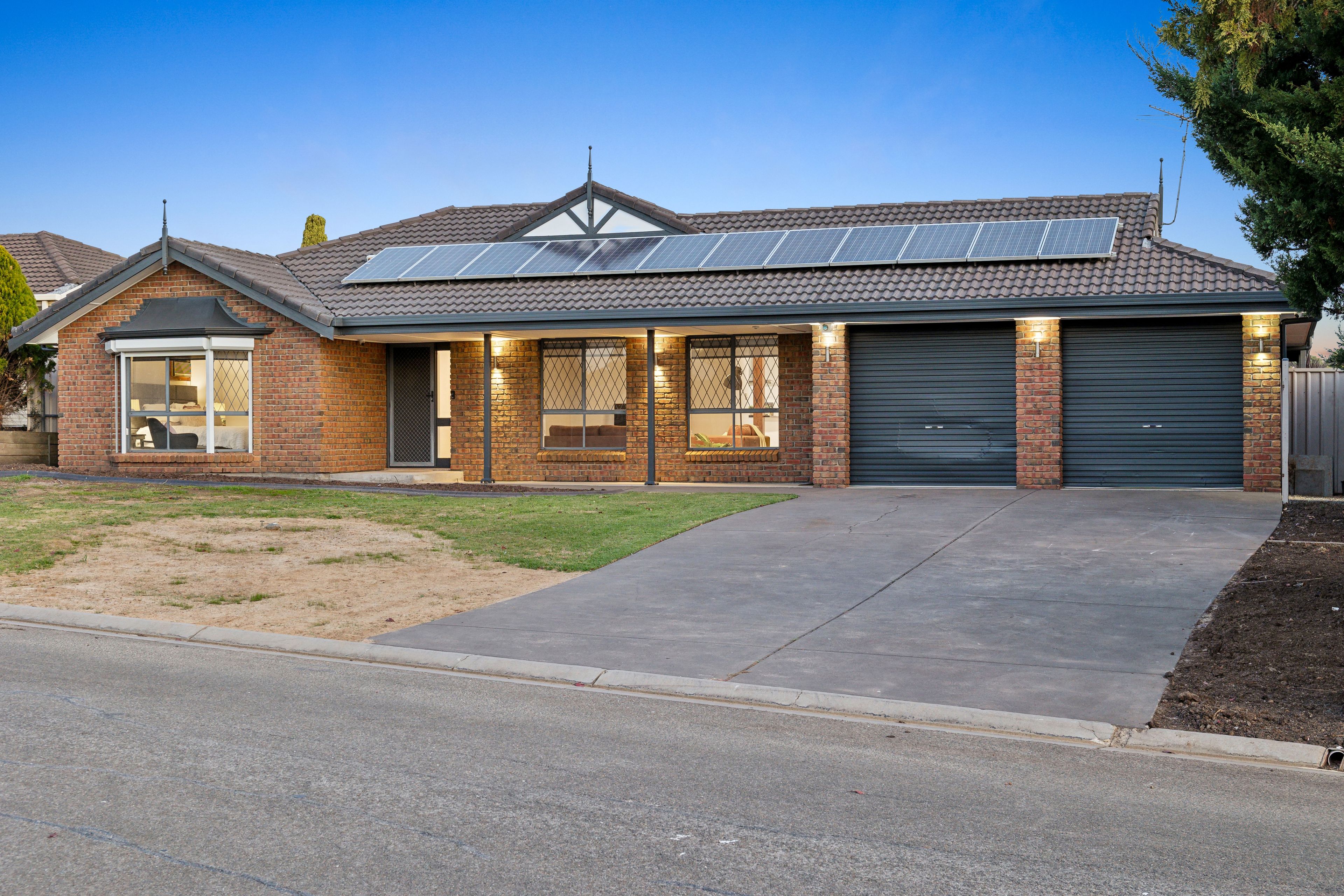 13 Vines Cross Crescent, Onkaparinga Hills, SA 5163