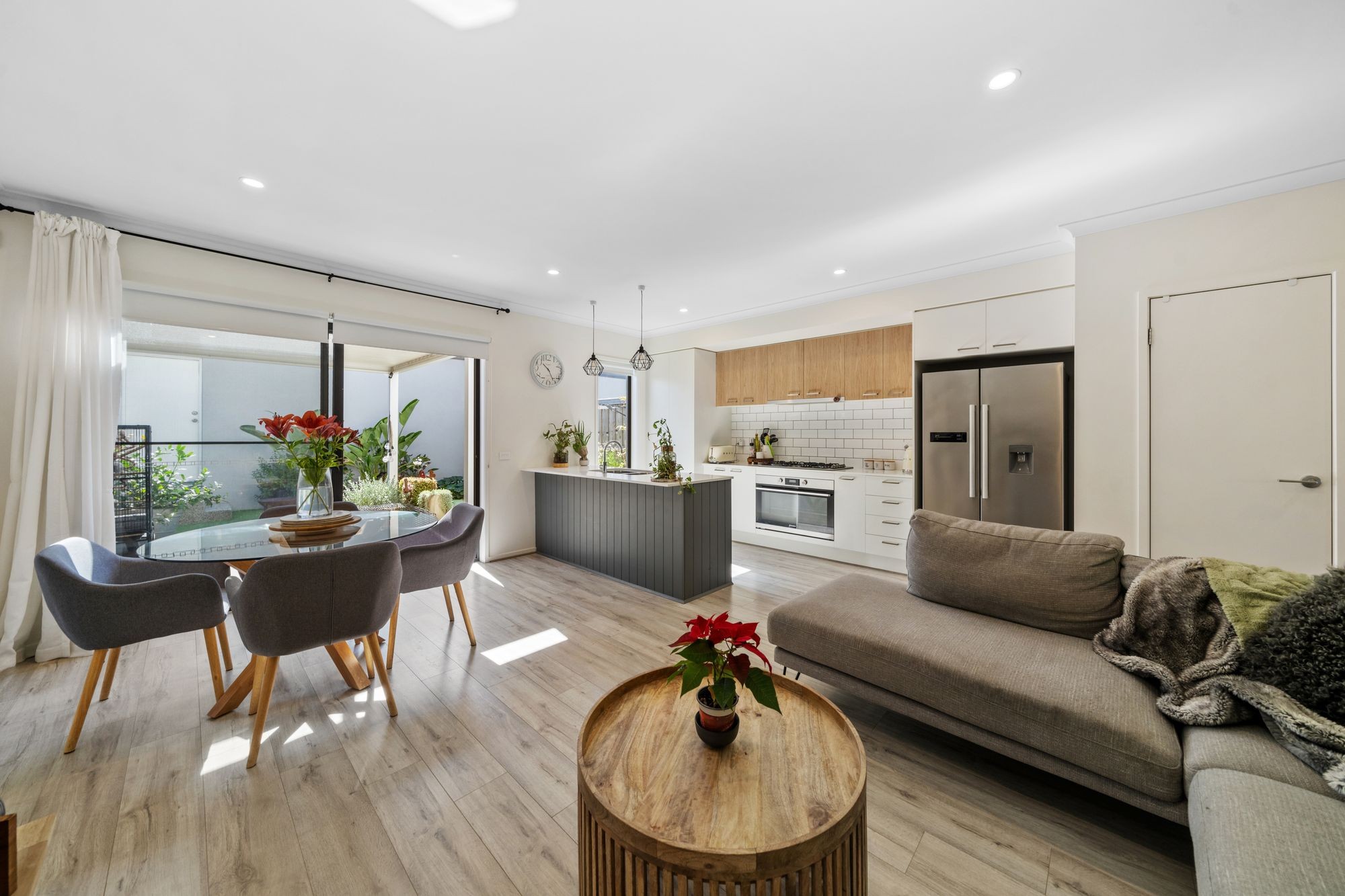 90 Picnic Avenue, Clyde North, VIC 3978