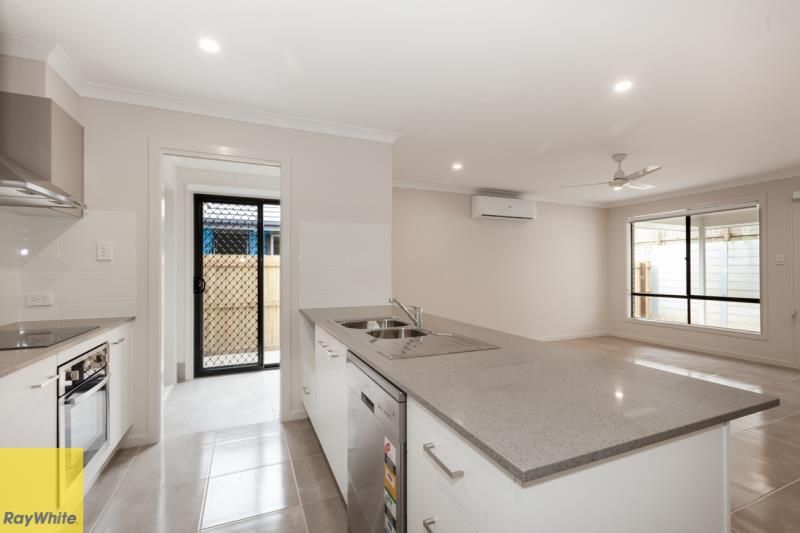 74 Steamer Way, SPRING MOUNTAIN, QLD 4300