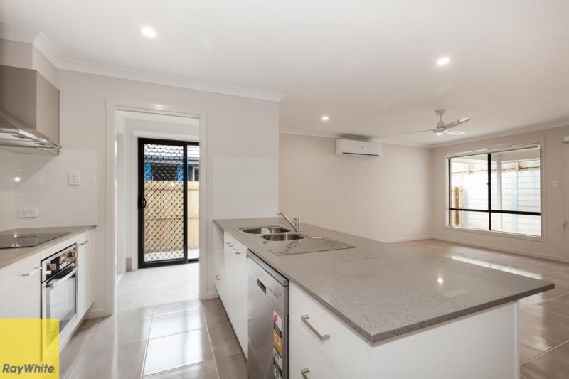 74 Steamer Way, SPRING MOUNTAIN, QLD 4300