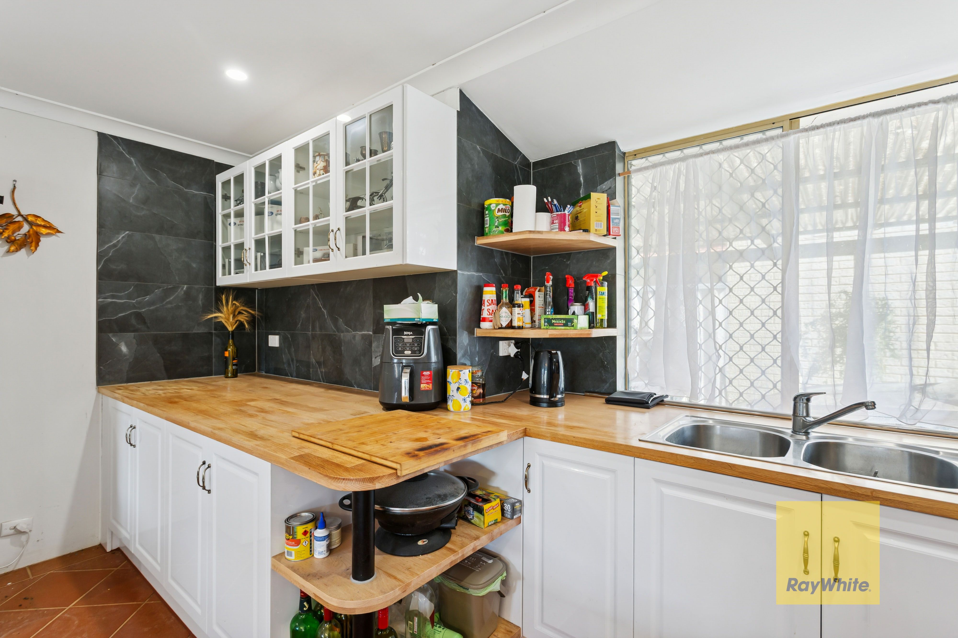 42 Victoria Parade, Midvale, WA 6056