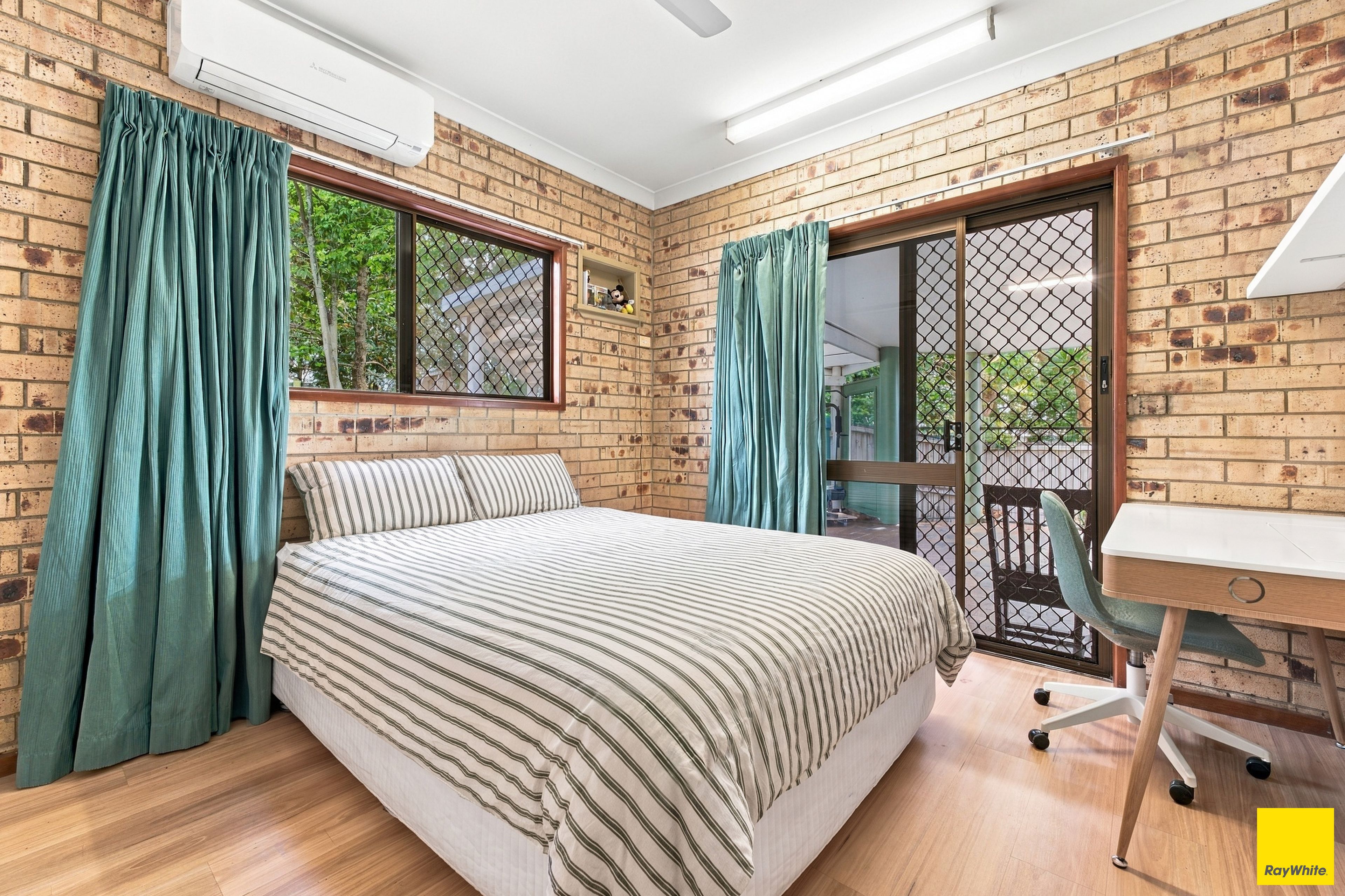 12 Tuffley Close — photo 10 of 20