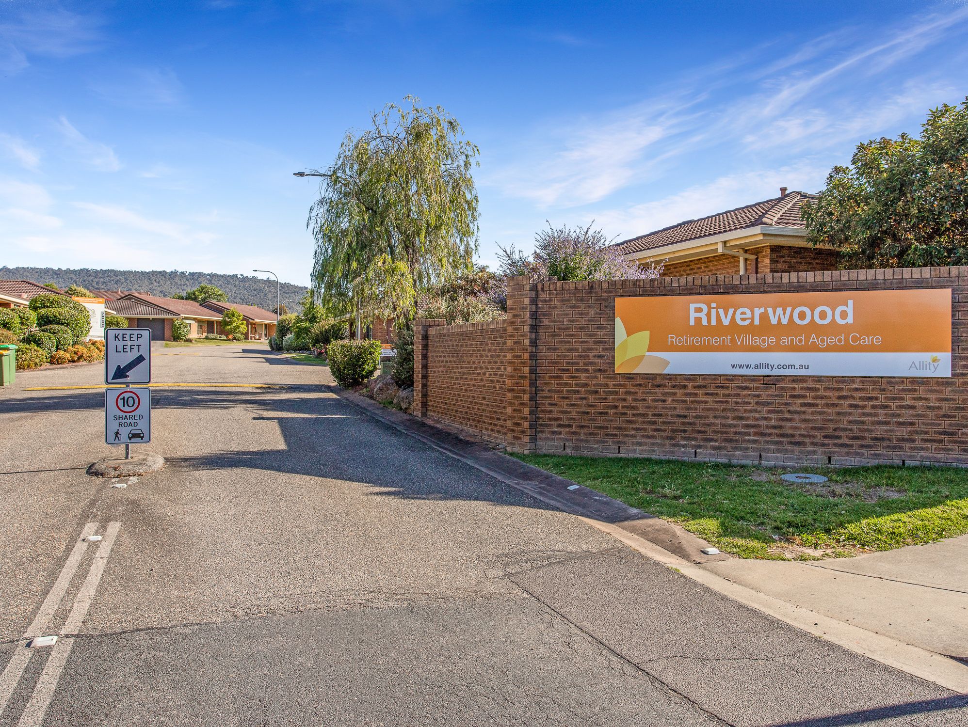 135 Elmglade Close, West Albury, NSW 2640 Sold House Ray White