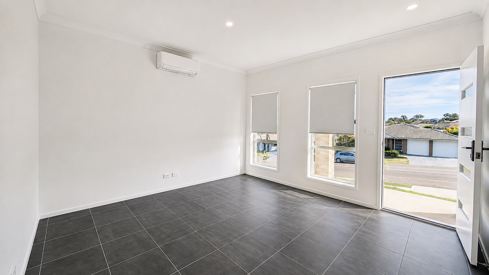 1/145 Colorado Drive, Blue Haven, NSW 2262