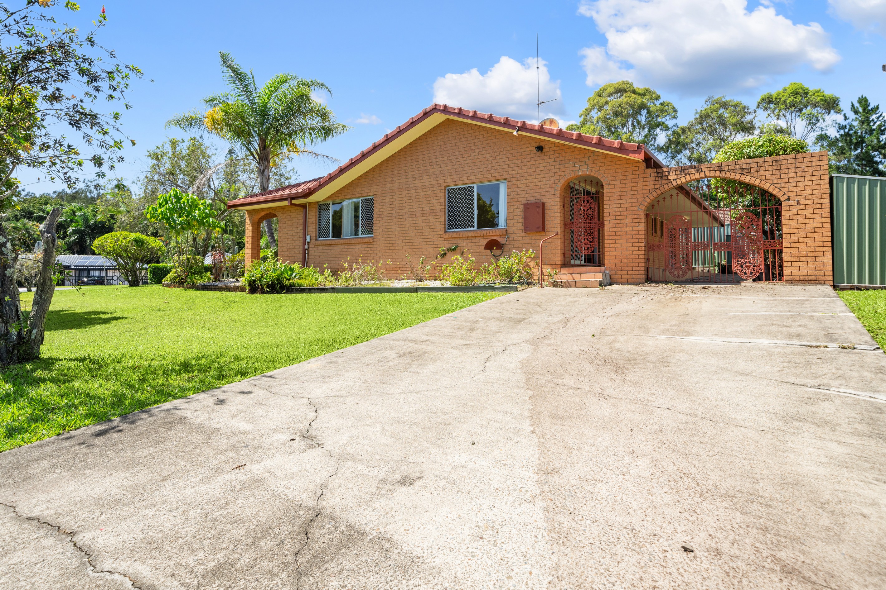 29 Madigan Road, Carrara, QLD 4211