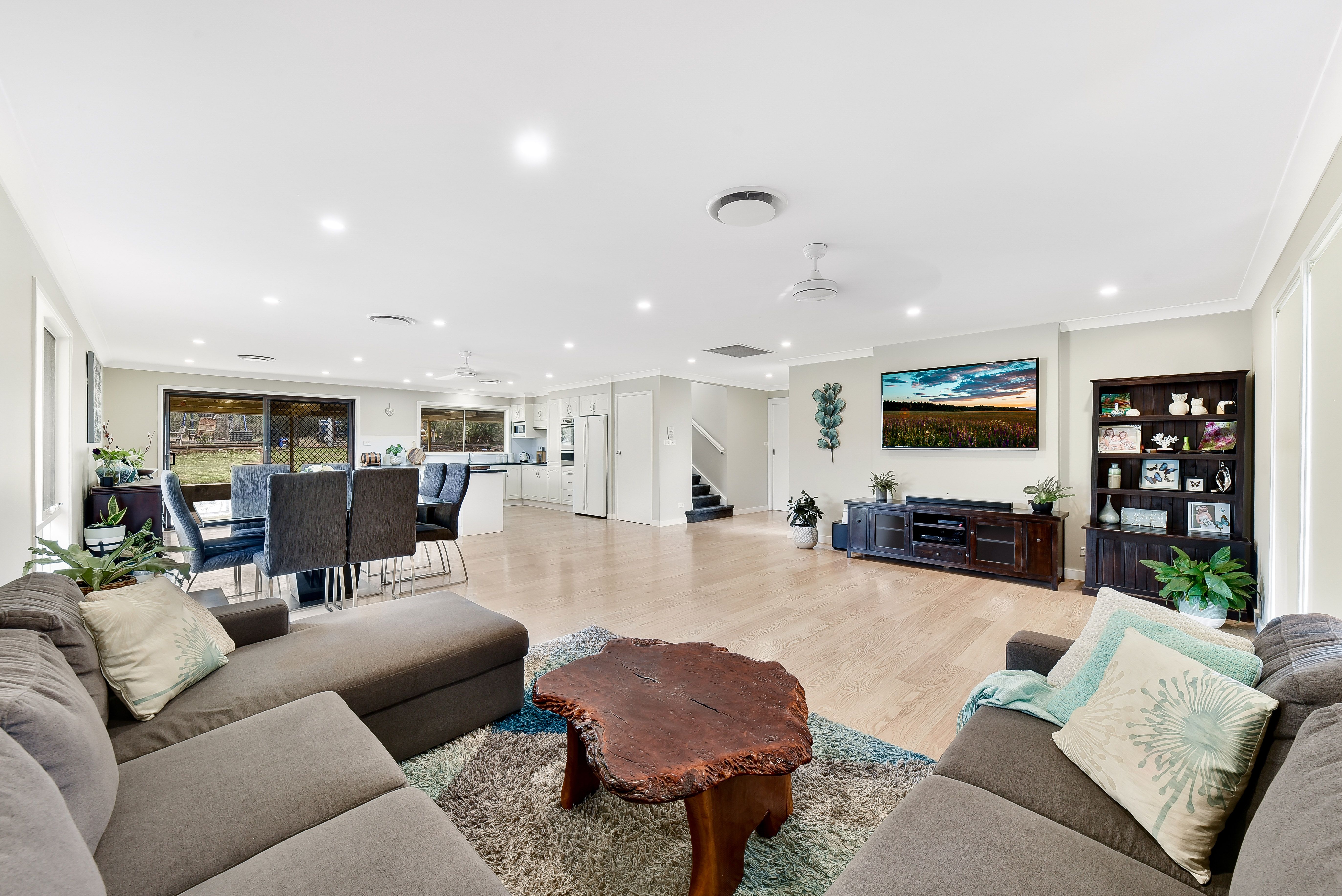 6 Dundee Place