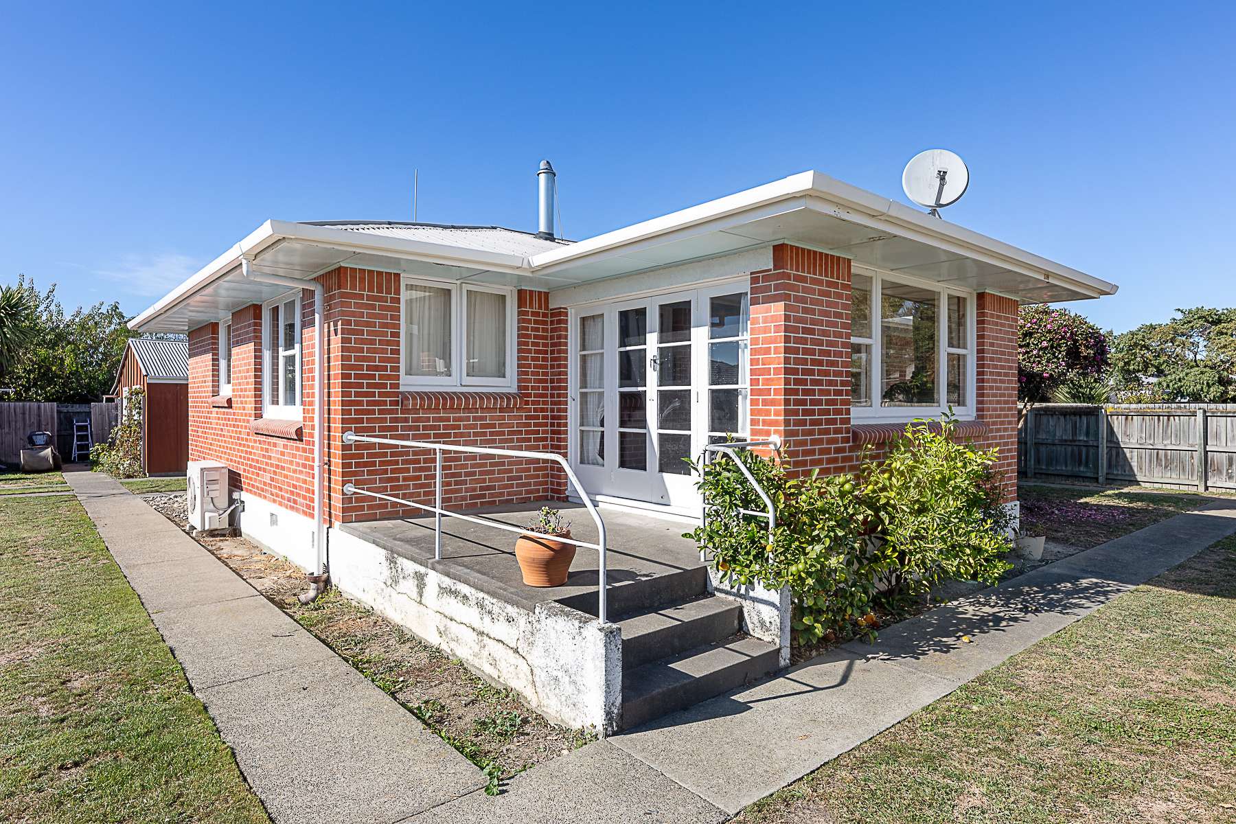 21 Holdaway Street photo 0