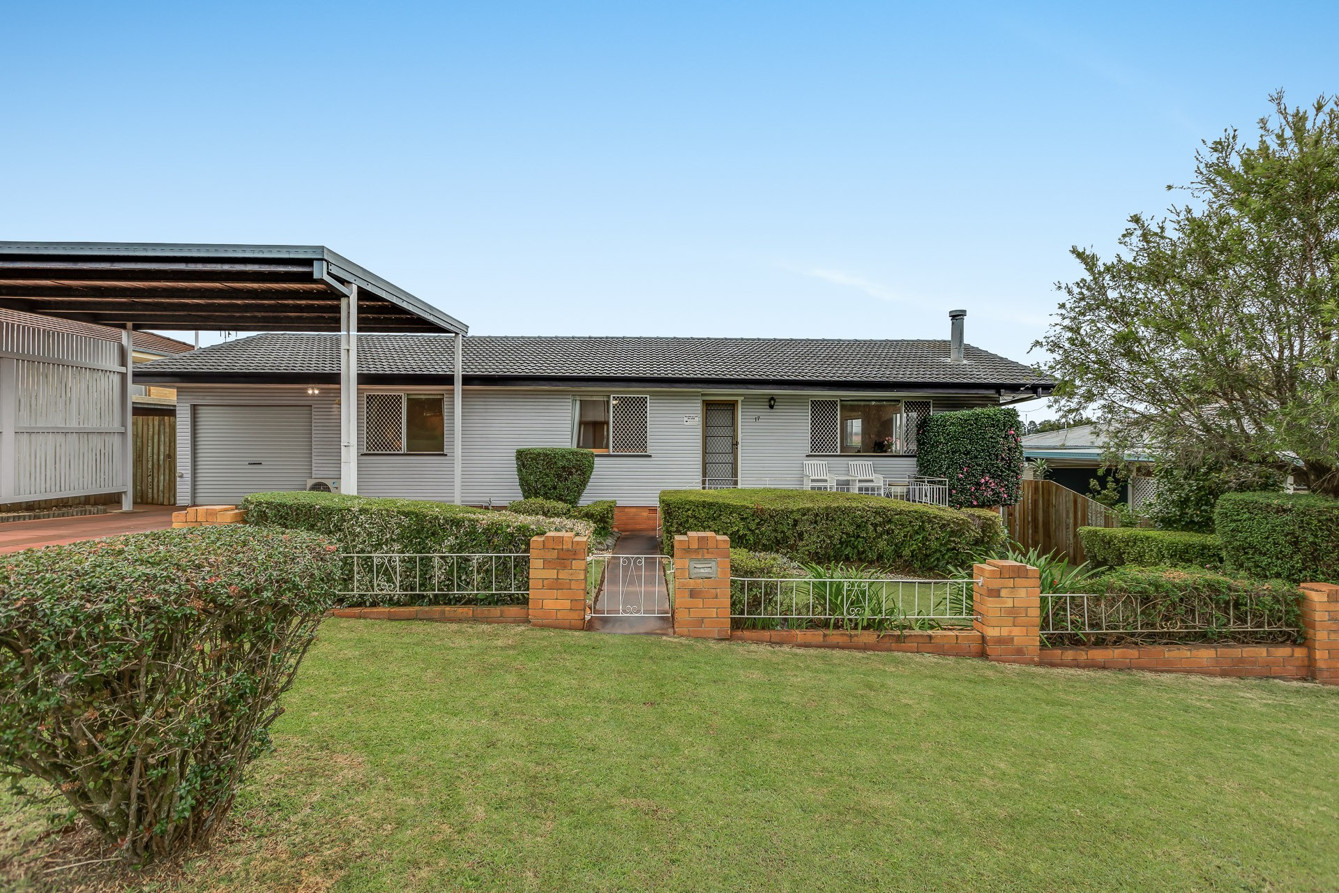 17 Loch Street, Centenary Heights, QLD 4350