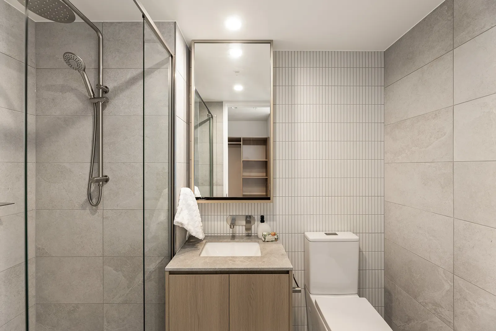 808/33 Railway Terrace, Milton