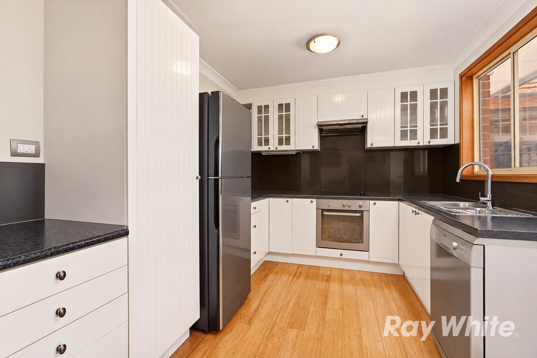 98 Weaver Street — photo 3 of 14