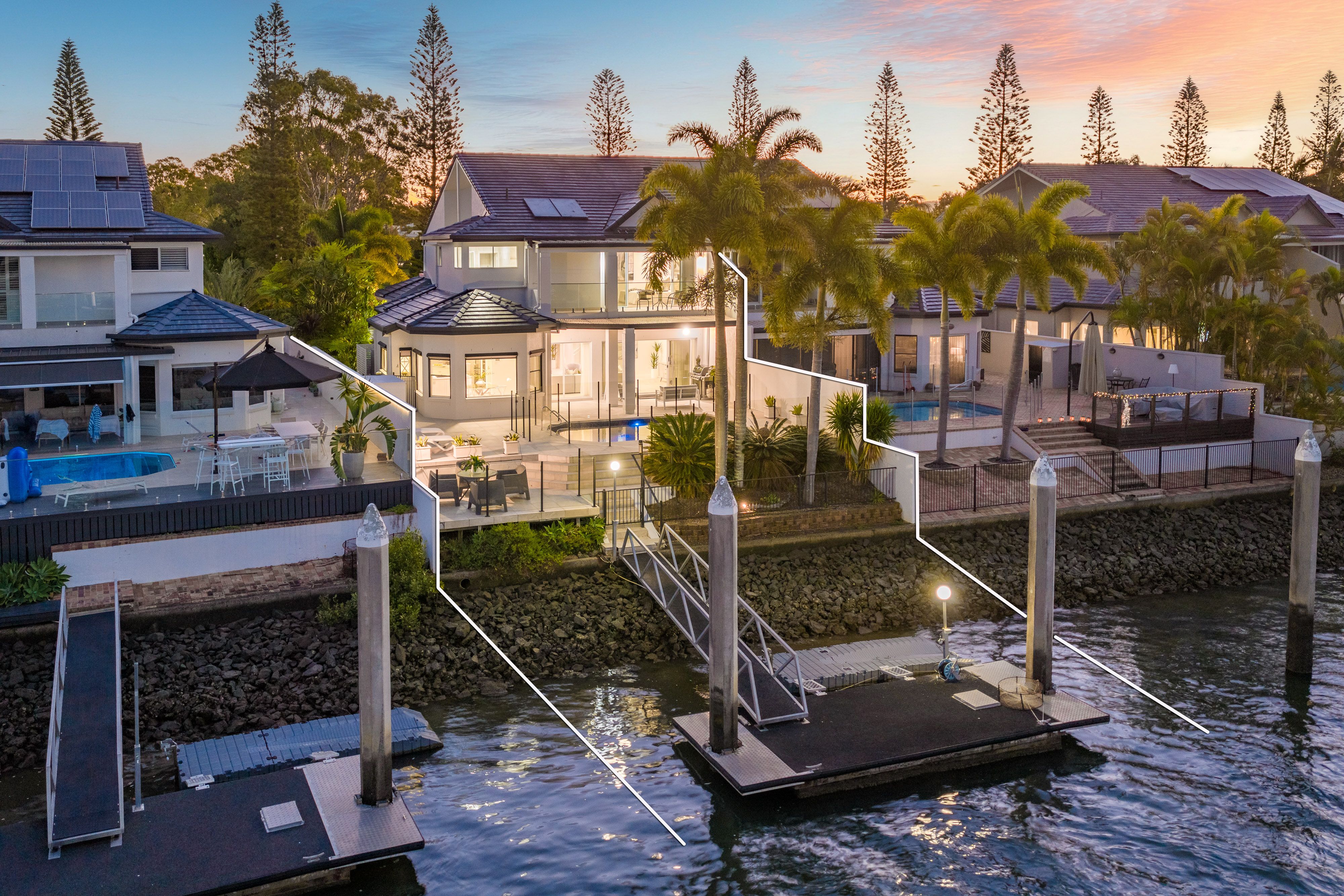 5332 Marine Drive, Hope Island, QLD 4212