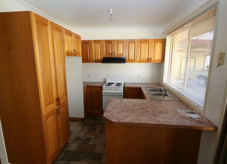 1 LIPTON Close, Woodrising, NSW 2284