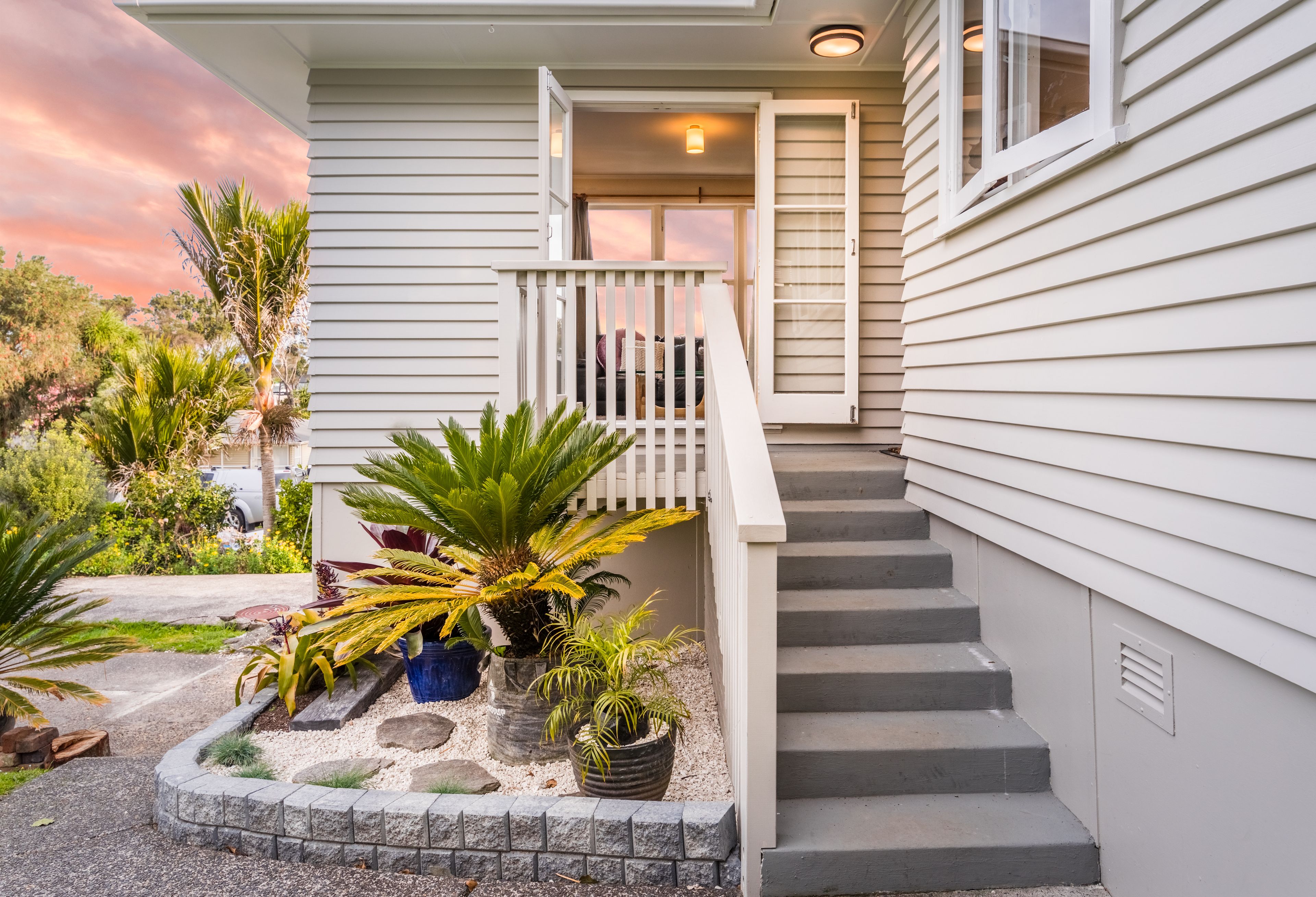 1/16 Thuja Street, Green Bay, Waitakere City