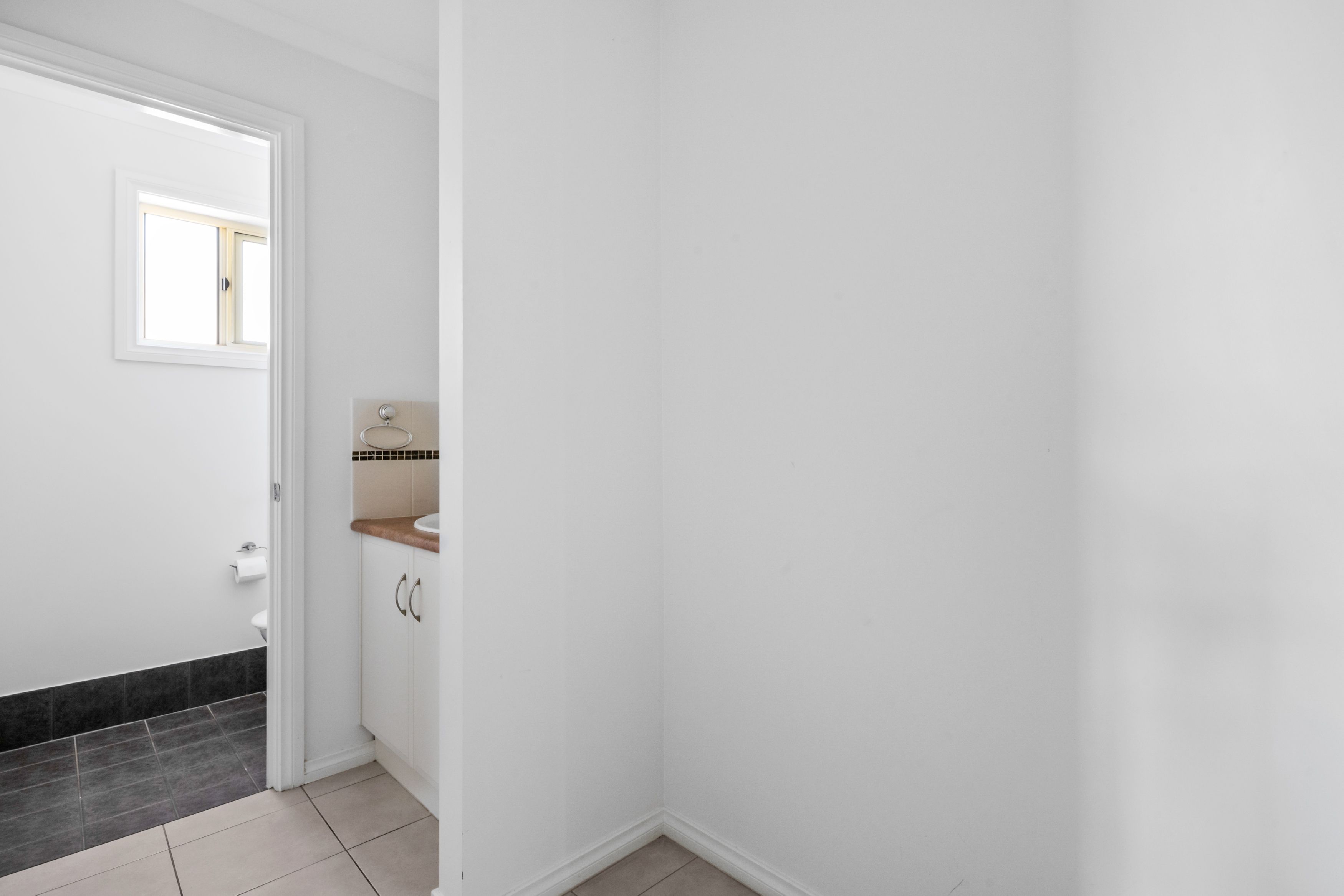 5 Willowbark Crescent — photo 10 of 17