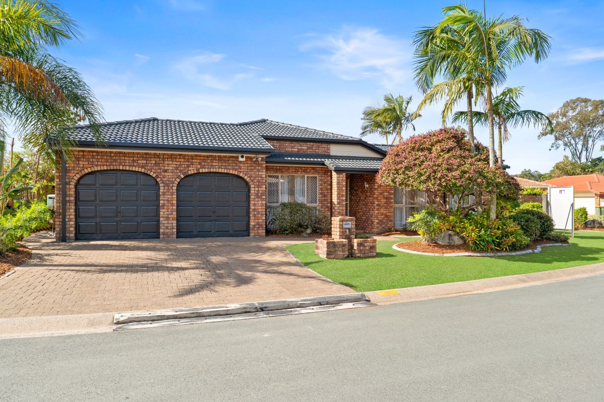9 Ashwood Court — photo from Ray White Mermaid Waters
