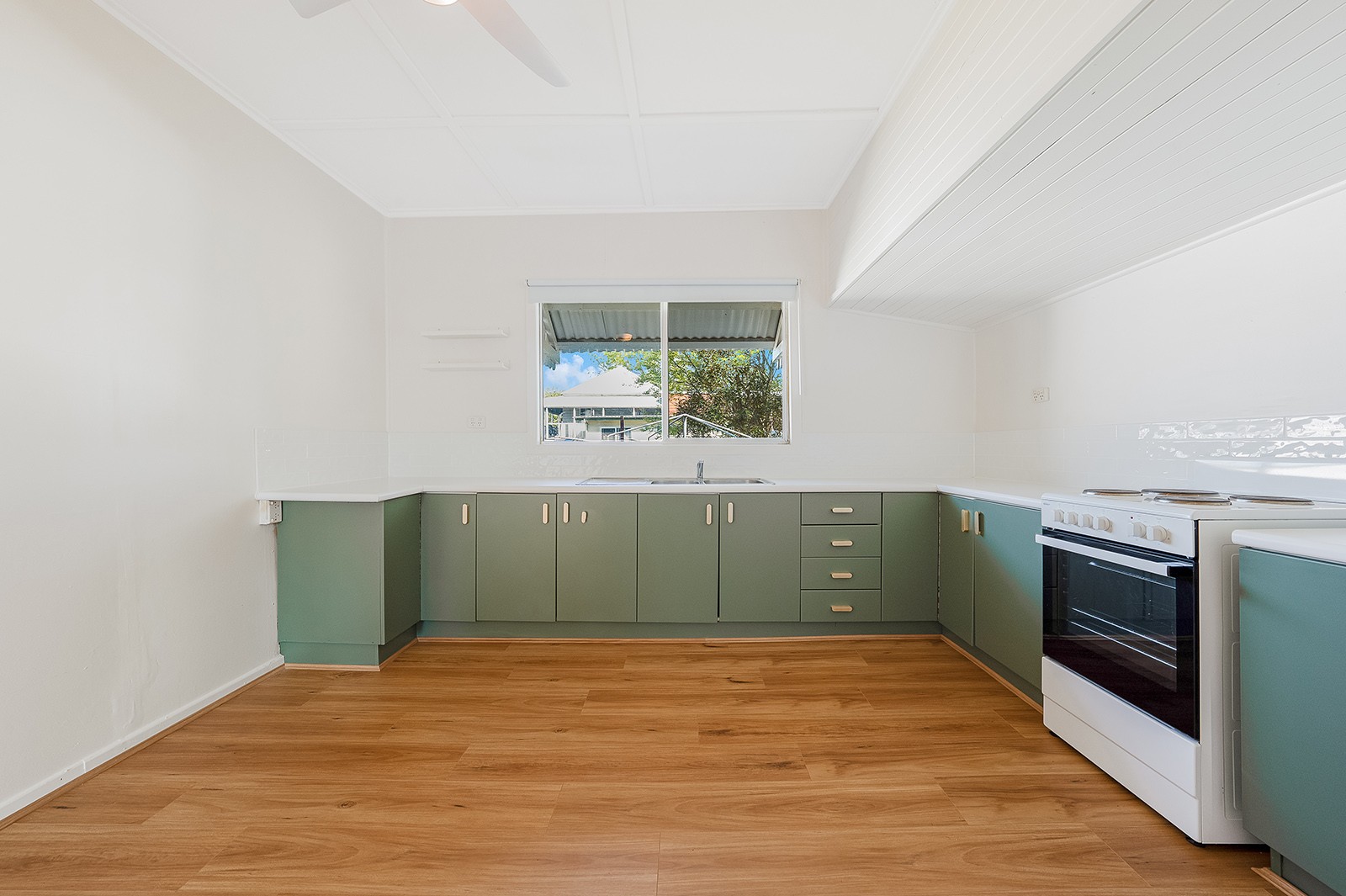 6 Wearne Street, Booval, QLD 4304