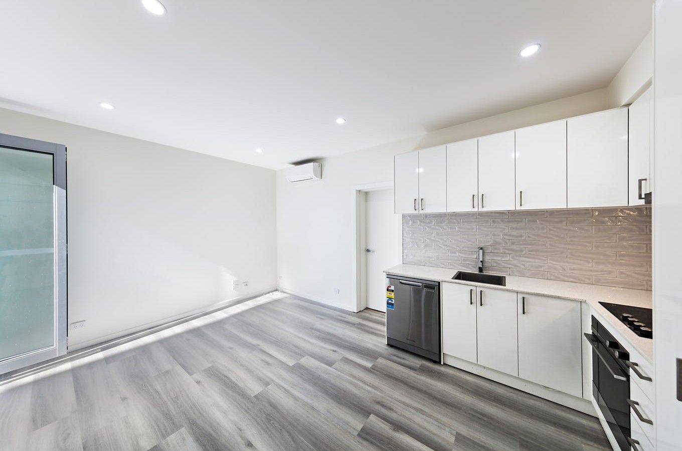 102/437 Gaffney Street — photo from Ray White Coburg