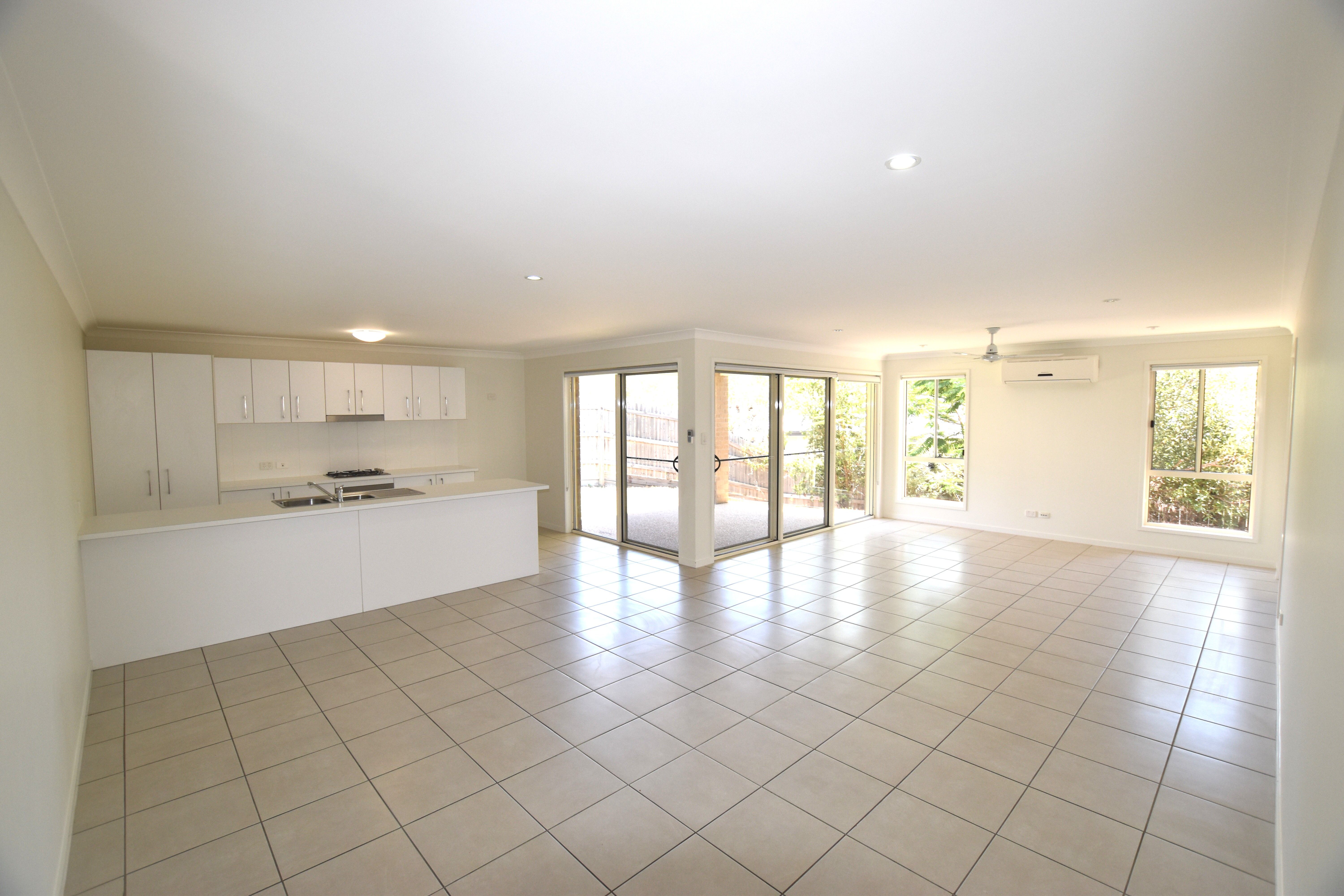 6 Deveney Drive, Kirkwood, QLD 4680