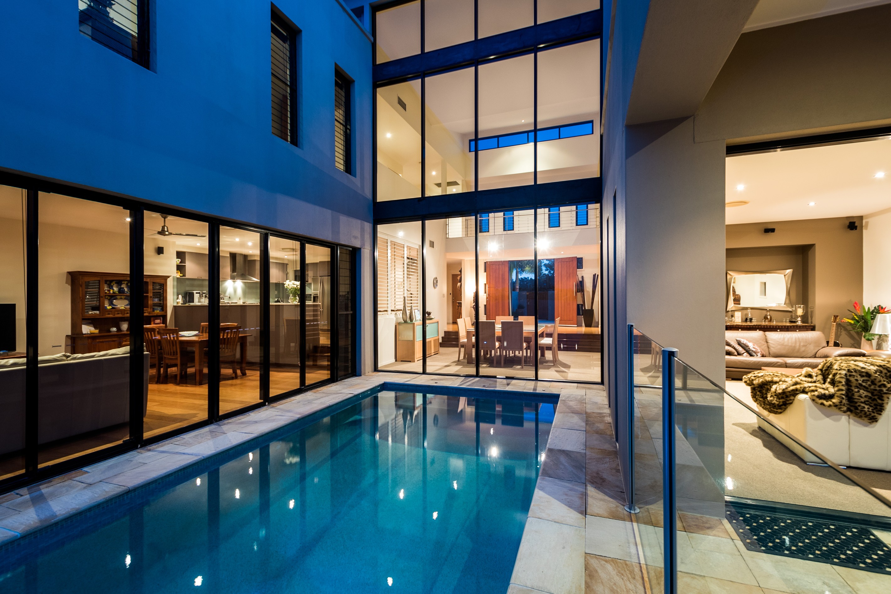 110 Sir Bruce Small Boulevard, Benowa Waters, QLD 4217