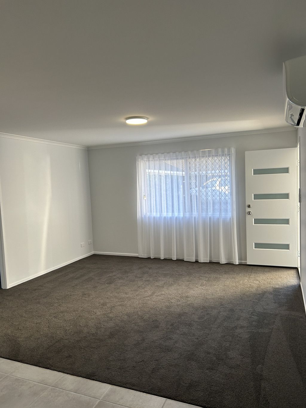 1/327 Hume Street — photo 3 of 9