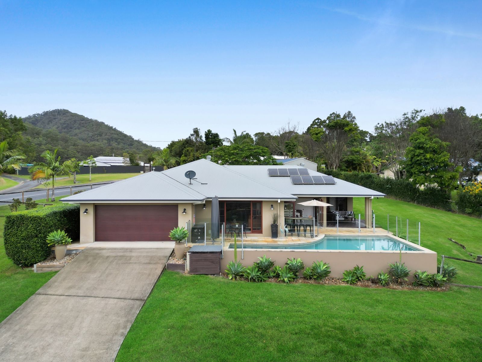 20 Friarbird Crescent, Bonogin, QLD 4213