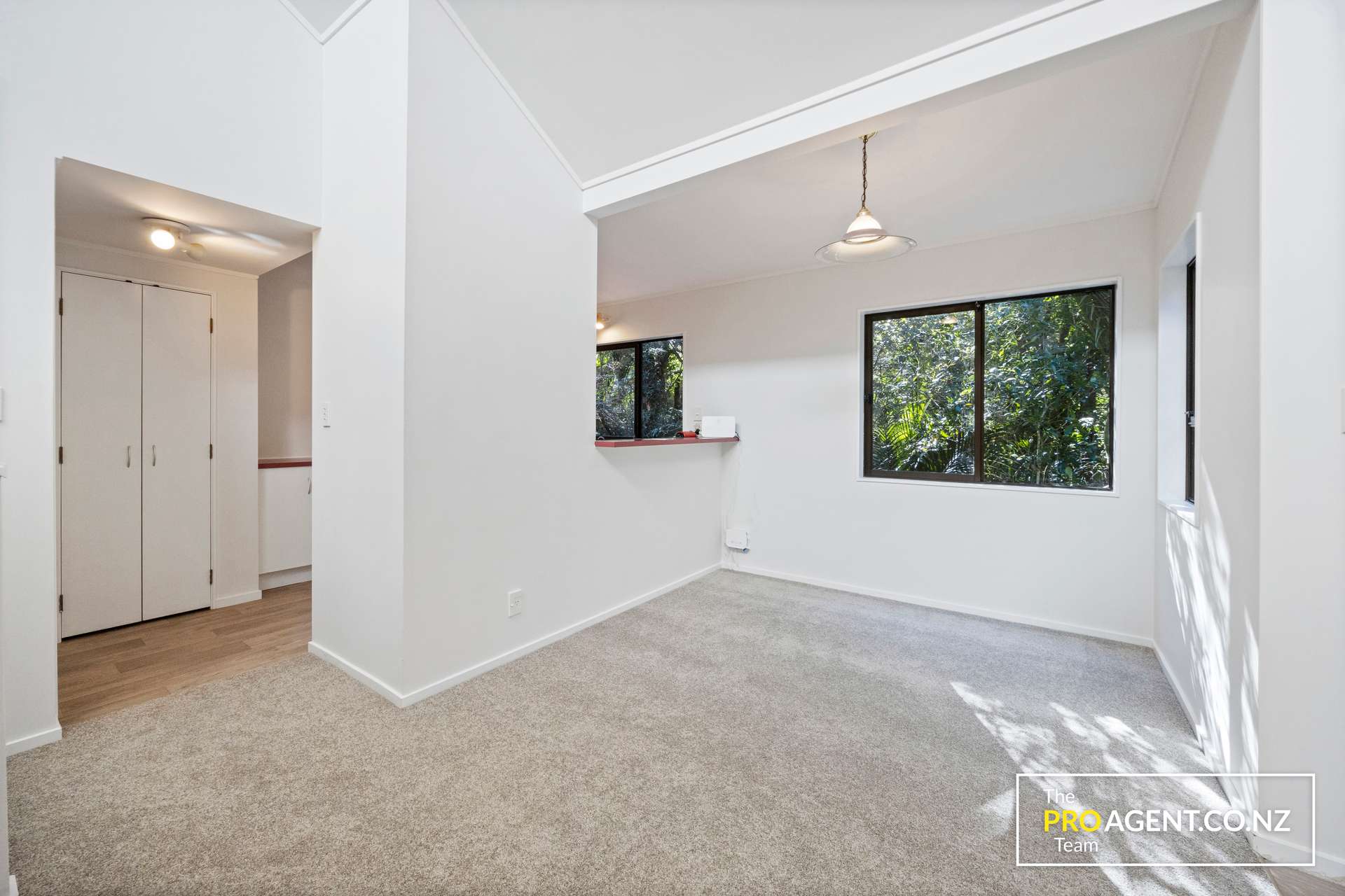95 Laingholm Drive photo 6