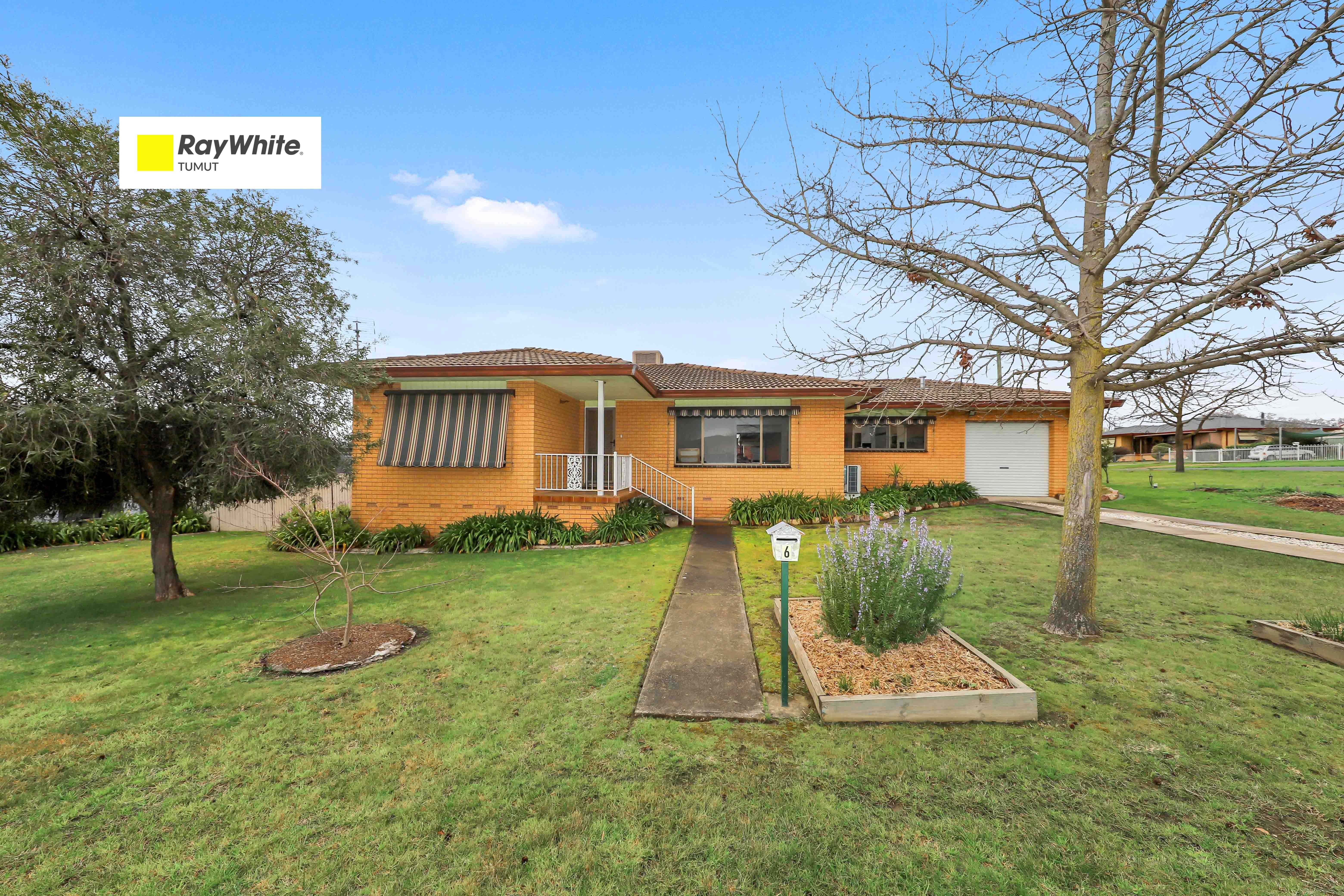 6 Clarence Street, Tumut NSW 2720
