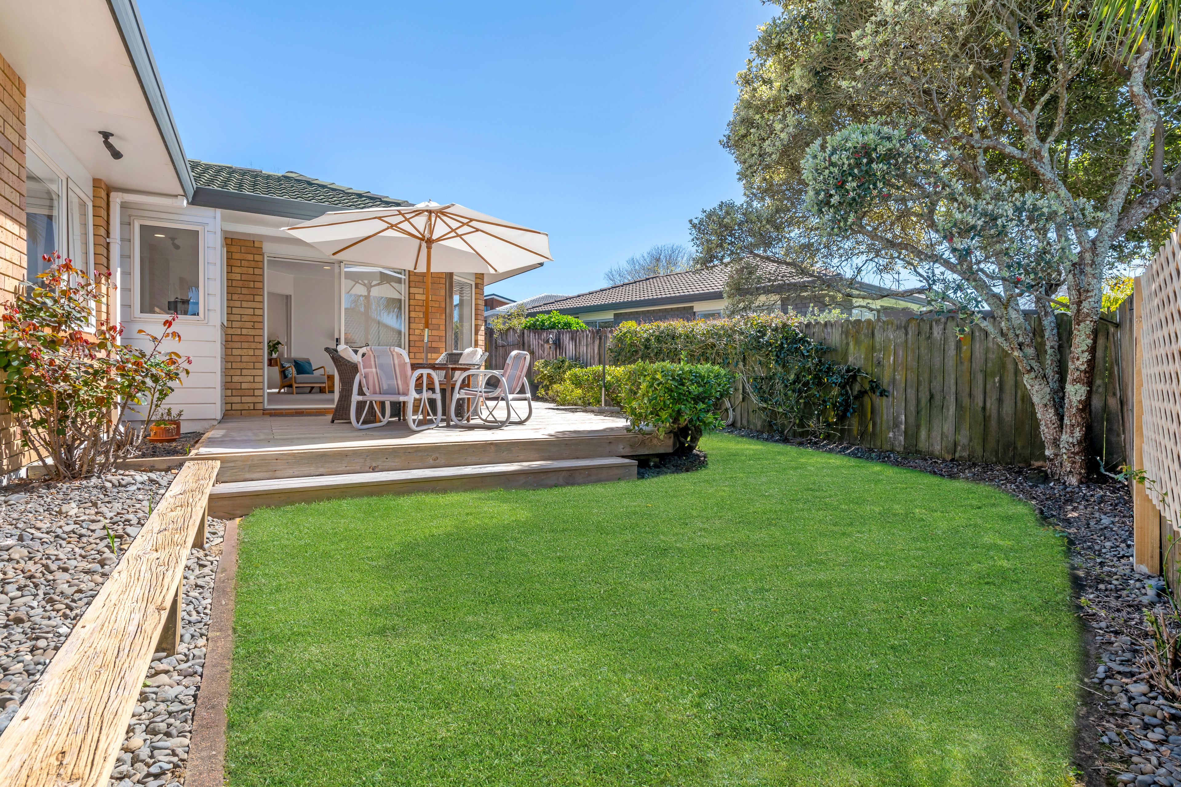 2/248 Botany Road, Botany Downs, Manukau City