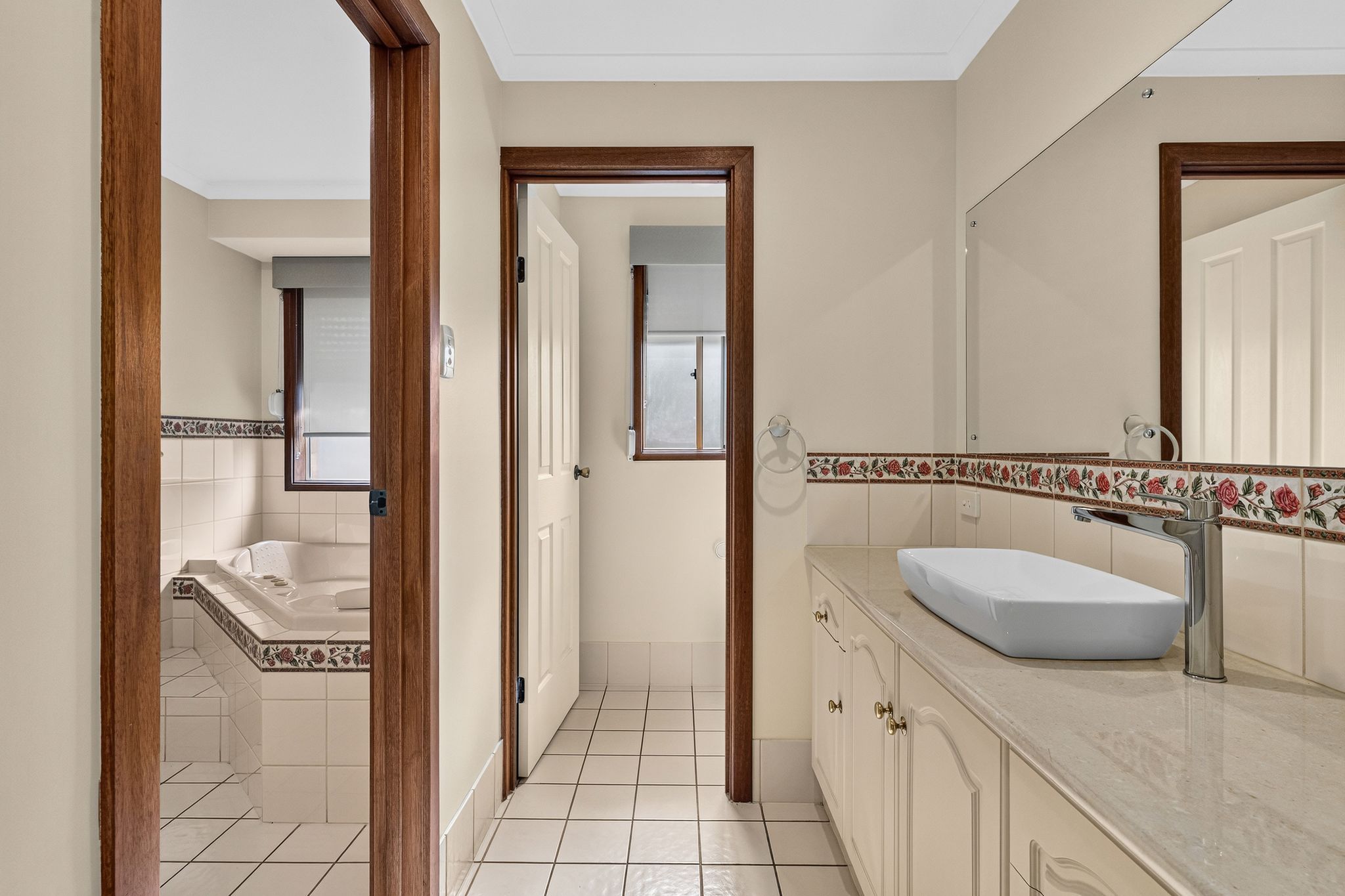 35 Rossiter Drive — photo 5 of 12