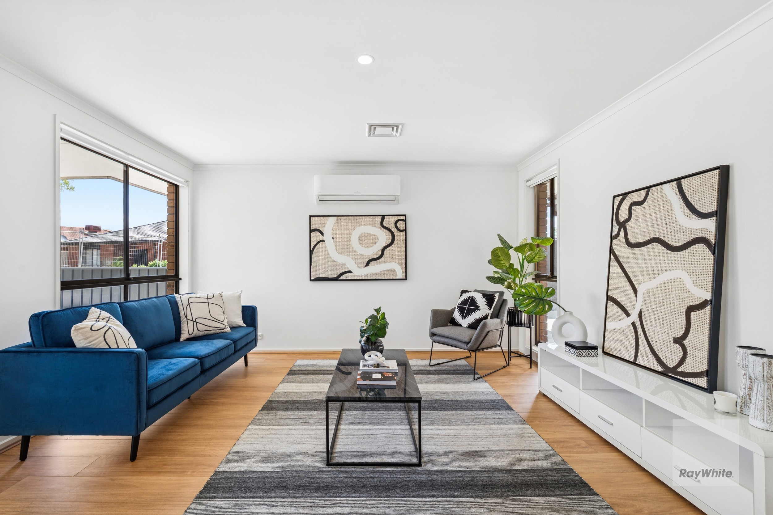 27 Kialoa Court, Taylors Lakes, VIC 3038