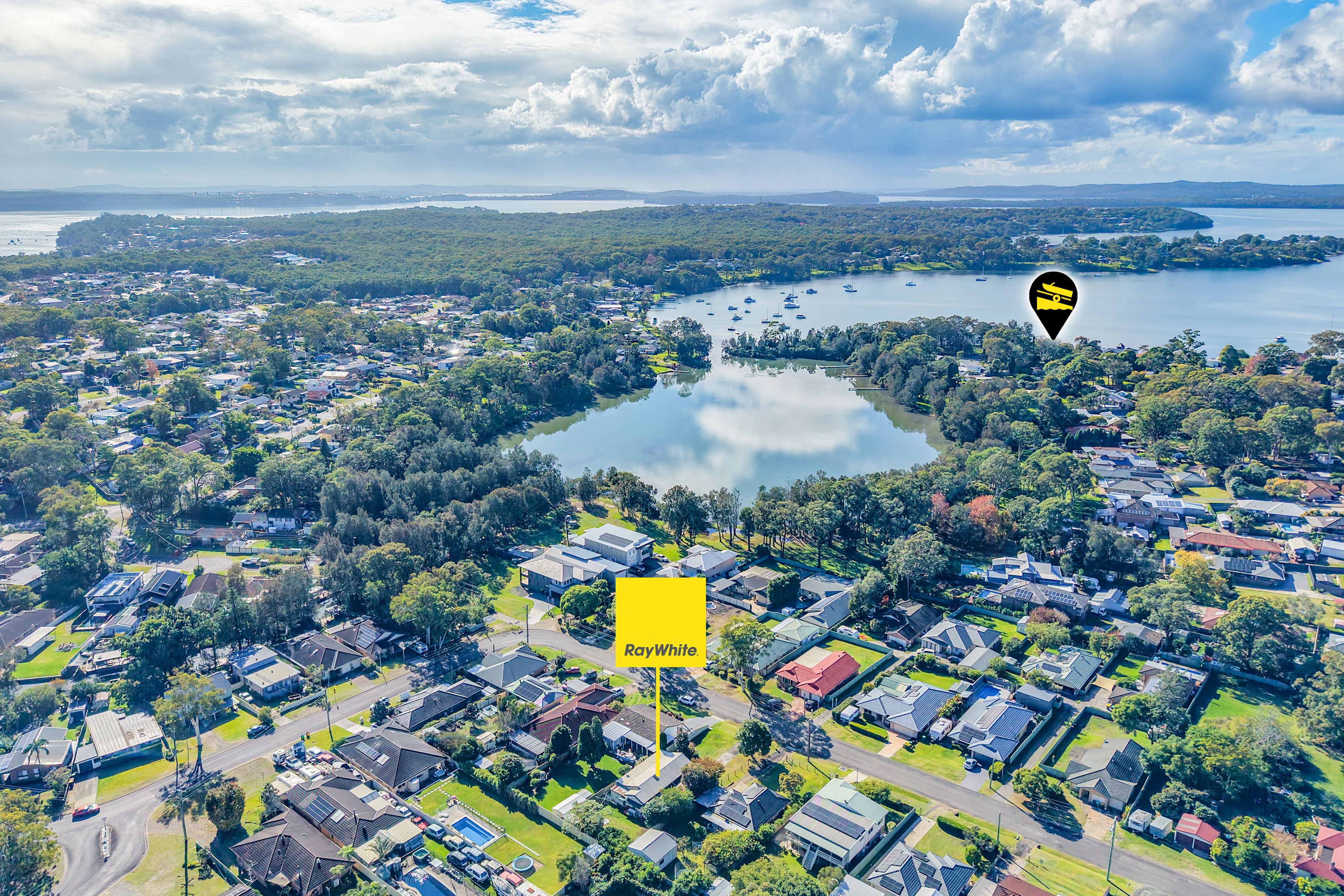 9 Chifley Road — photo from Ray White Morisset