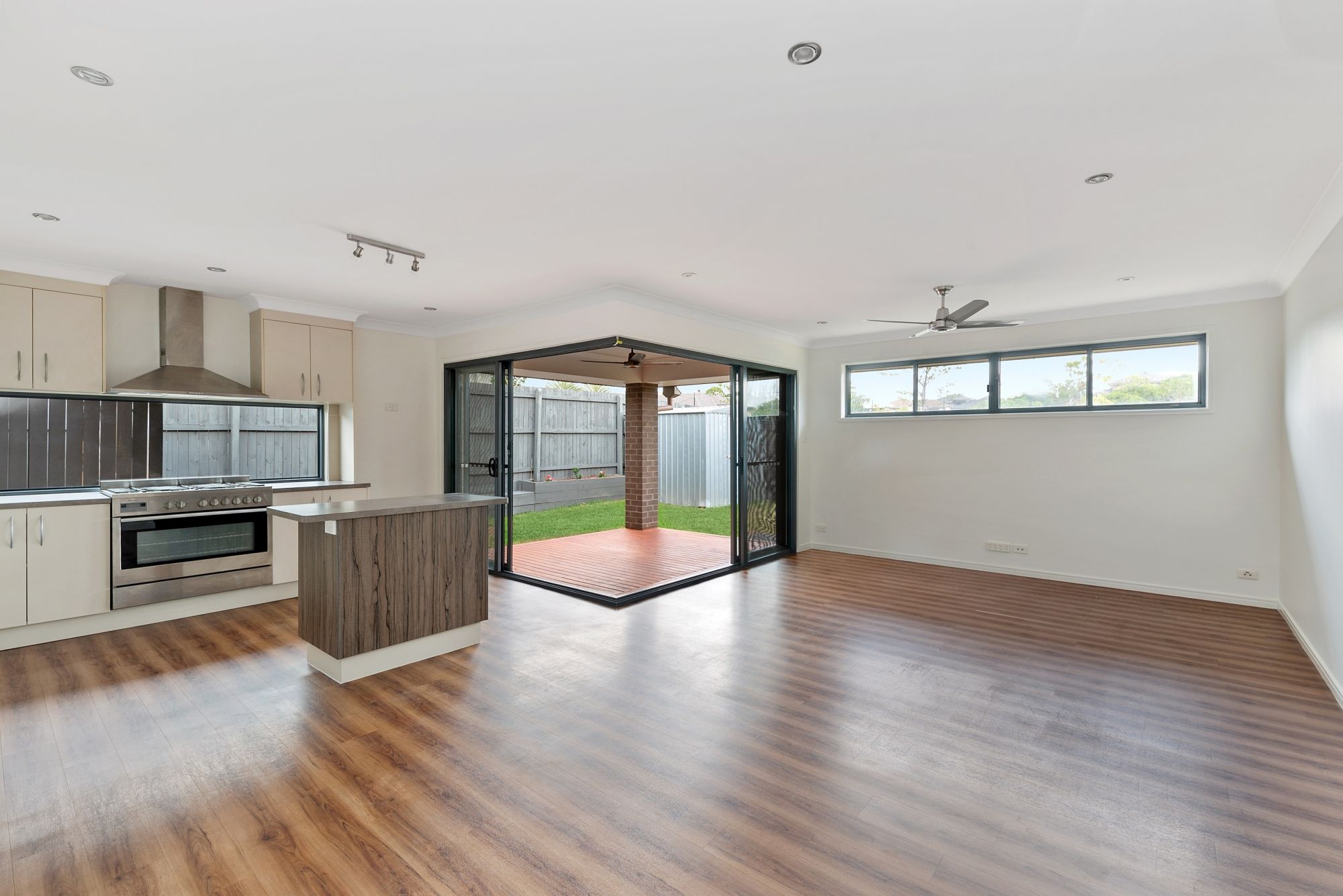 22 Chase Crescent, North Lakes, QLD 4509