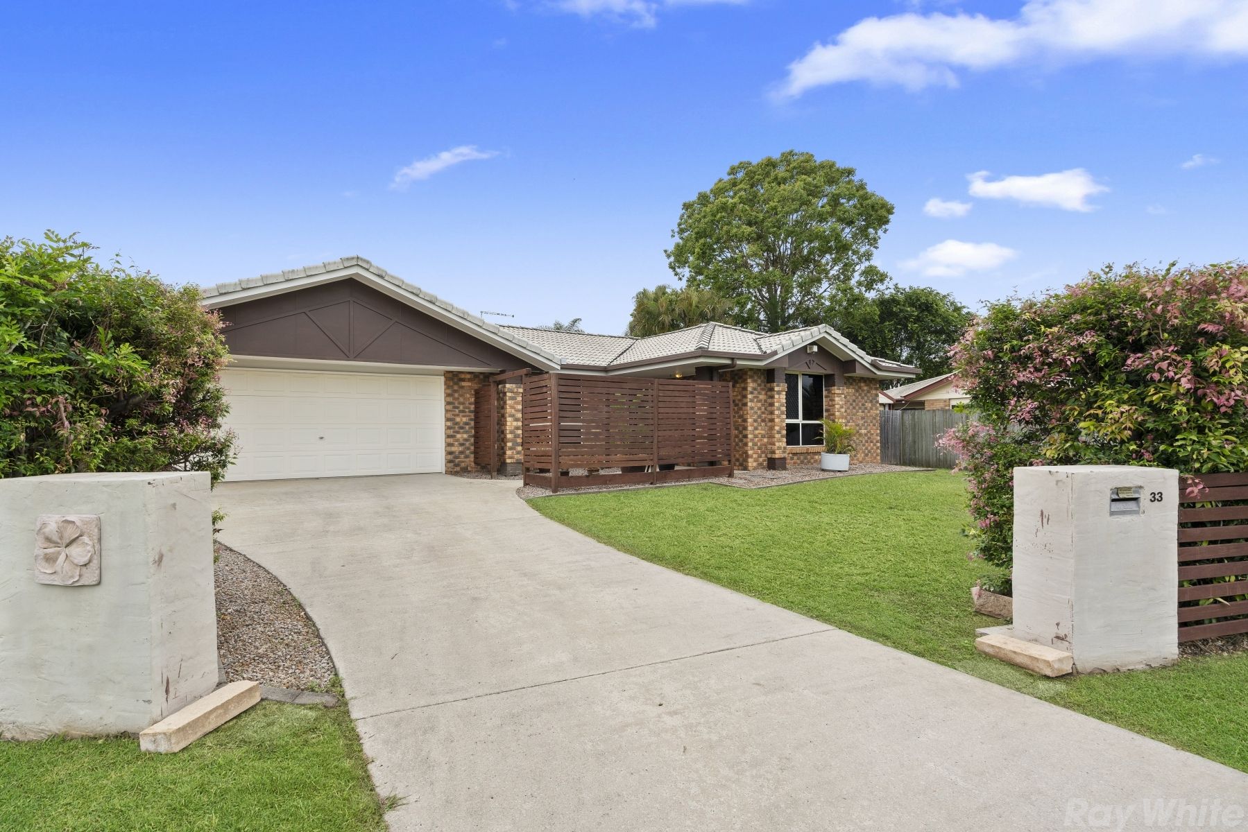 33 Hillmont Crescent, Morayfield QLD 4506