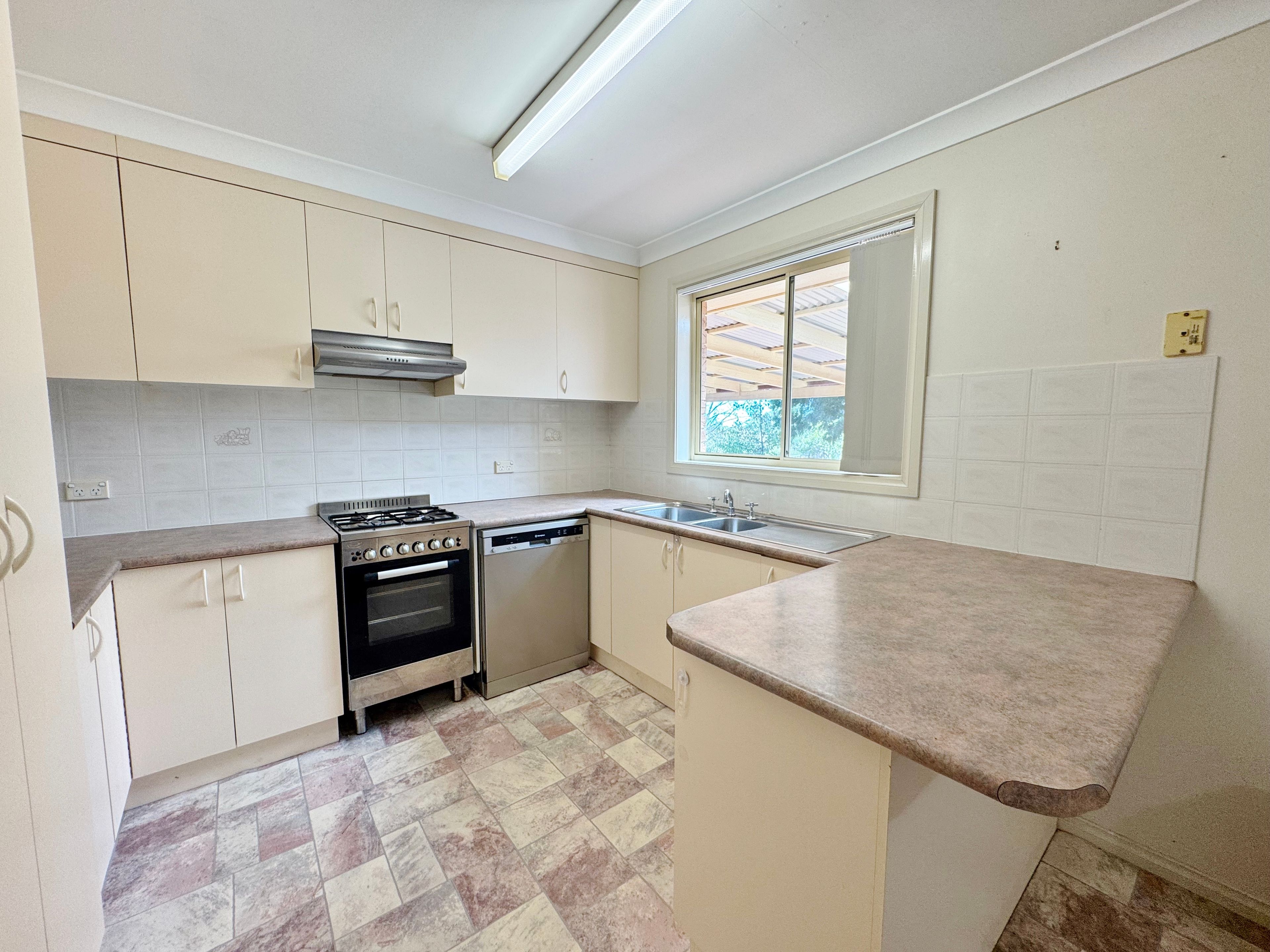 22 Tadros Avenue, Young, NSW 2594