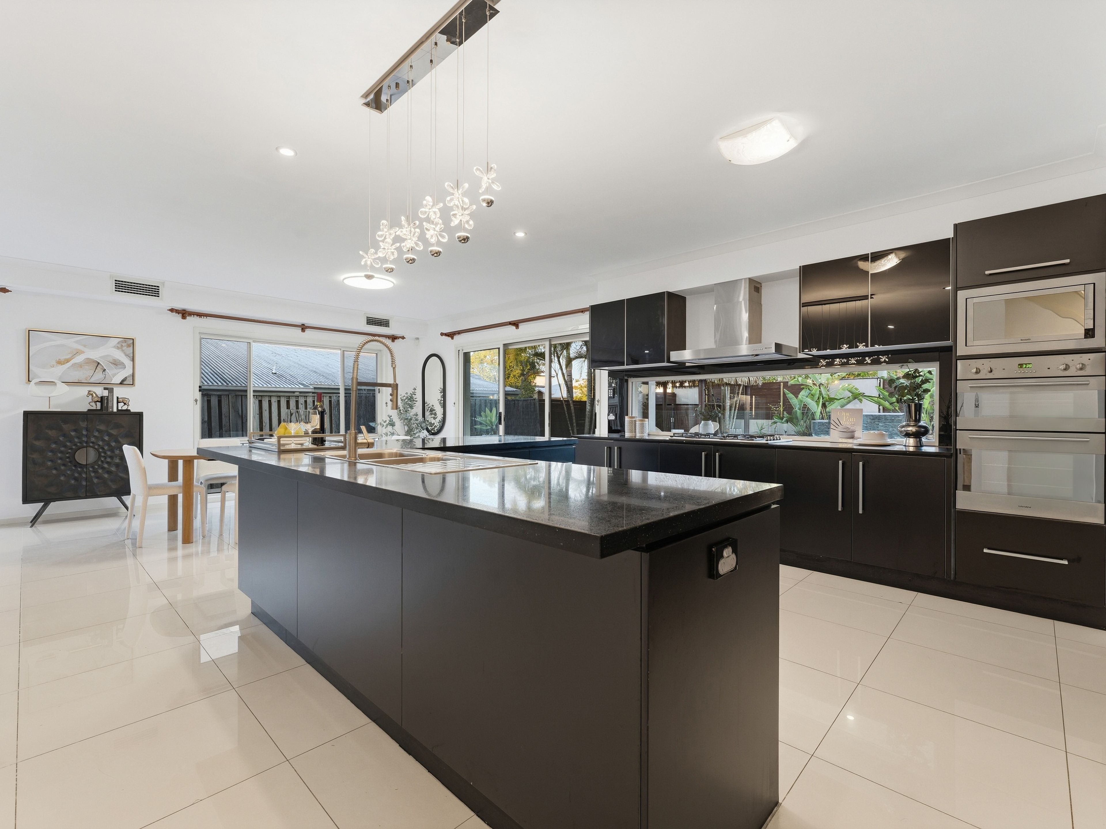 1 Henderson Street — photo 11 of 30
