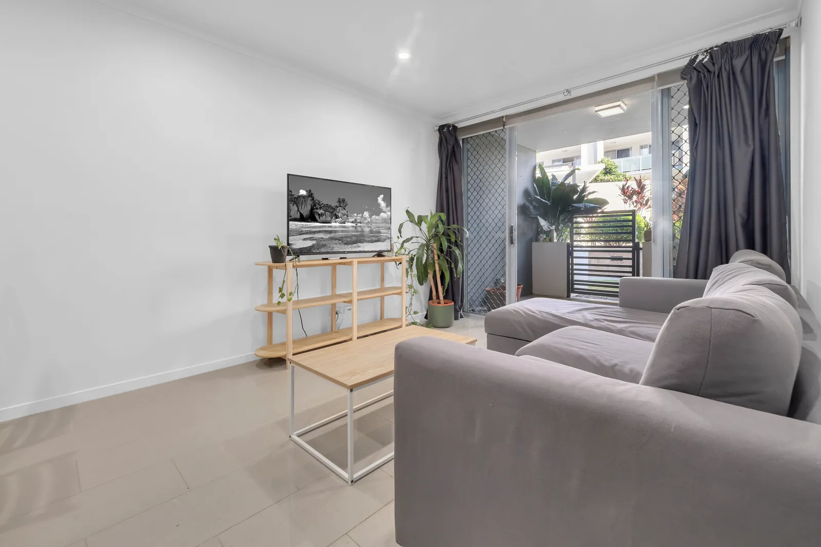 1002/8 Lochaber Street, Dutton Park
