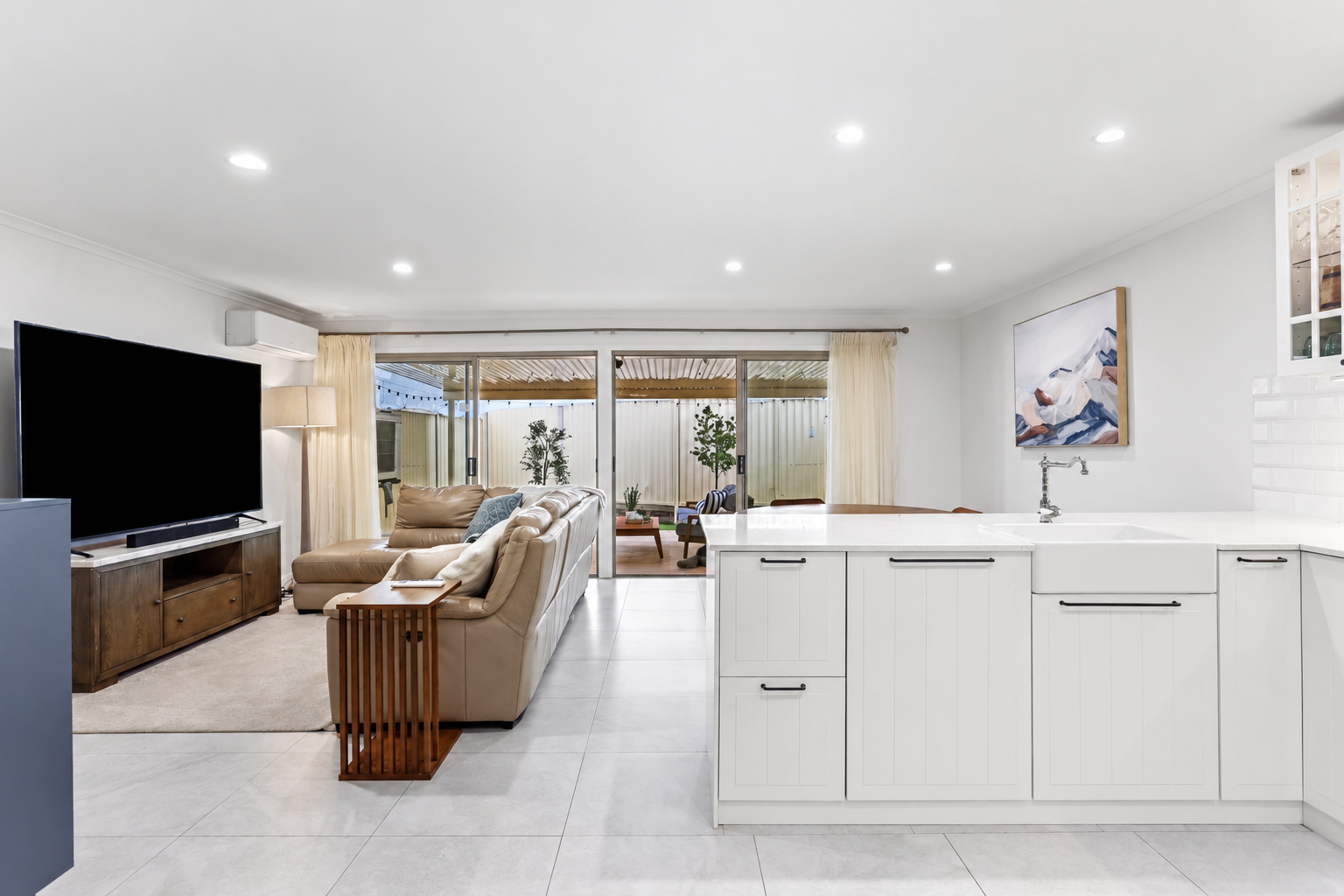 9/17 Yaun Street — photo from Ray White Runaway Bay
