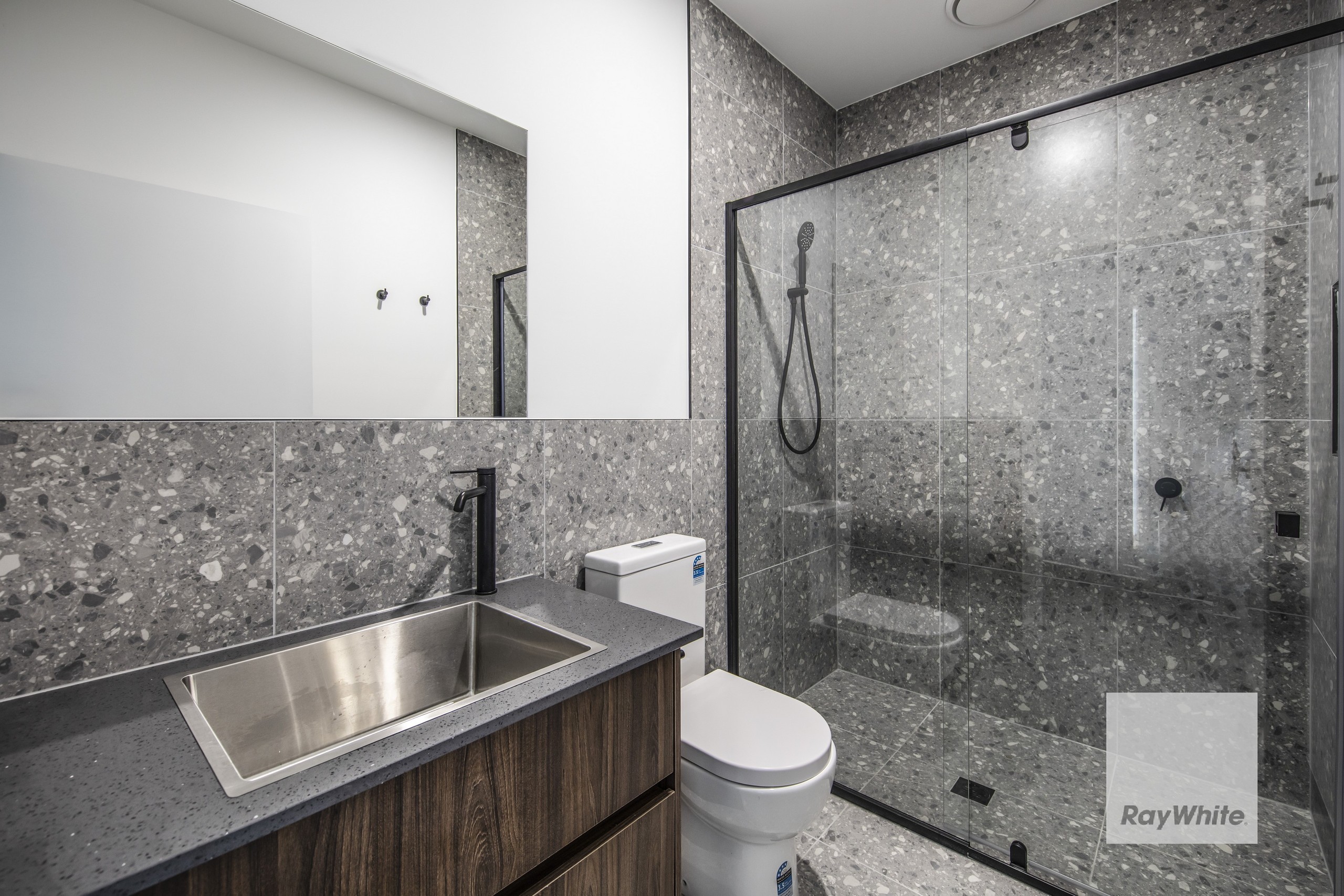 1 Porter Street, Melton South, VIC 3338