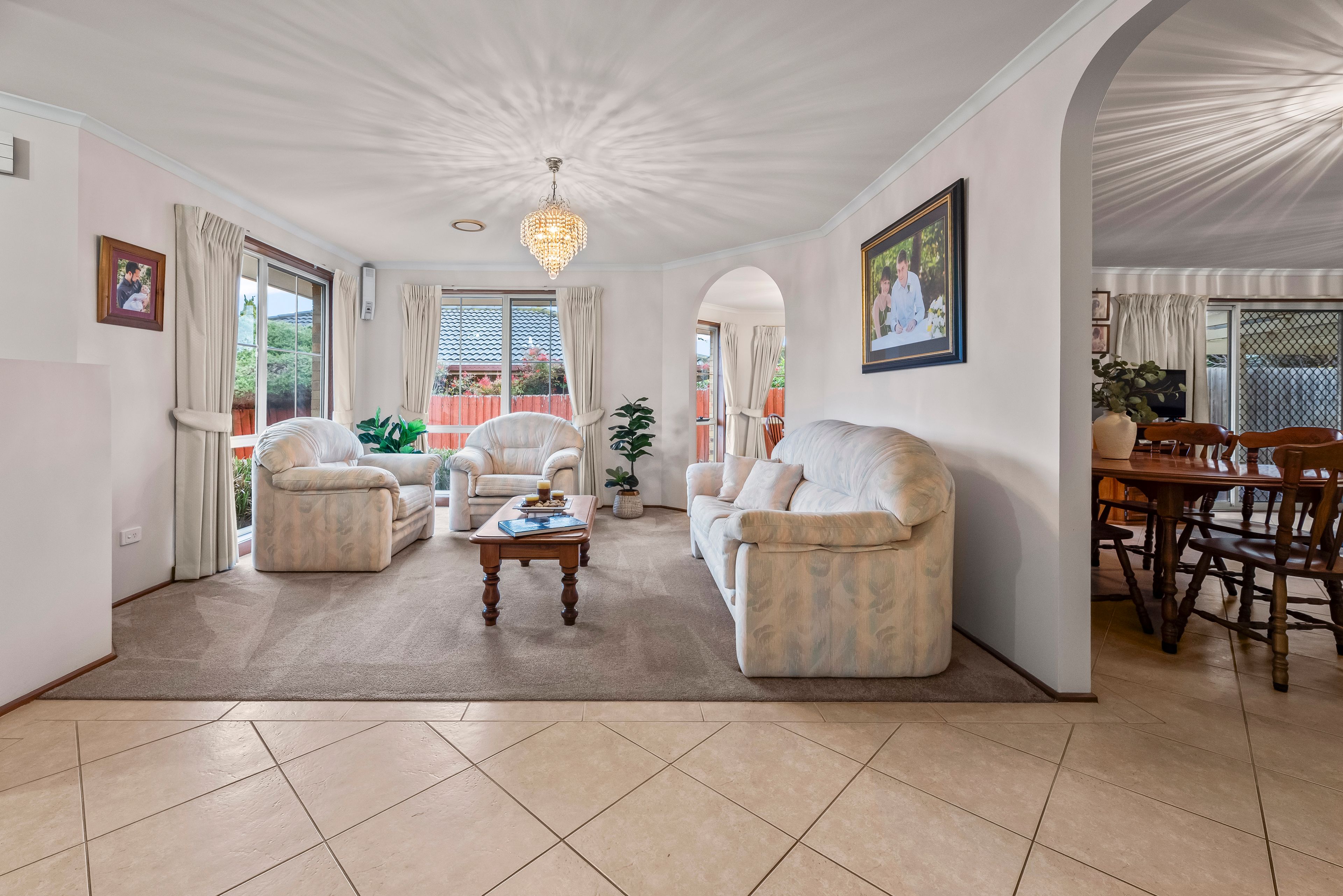 5 Lauren Drive, Hampton Park, VIC 3976