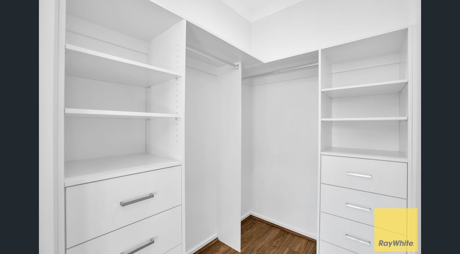 8 Tait Street — photo 7 of 17